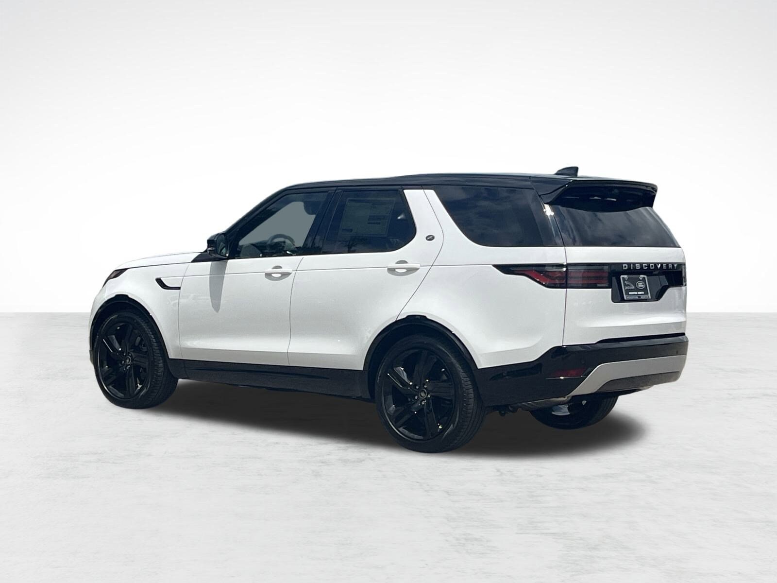 2025 Land Rover Discovery Metropolitan Edition photo 3