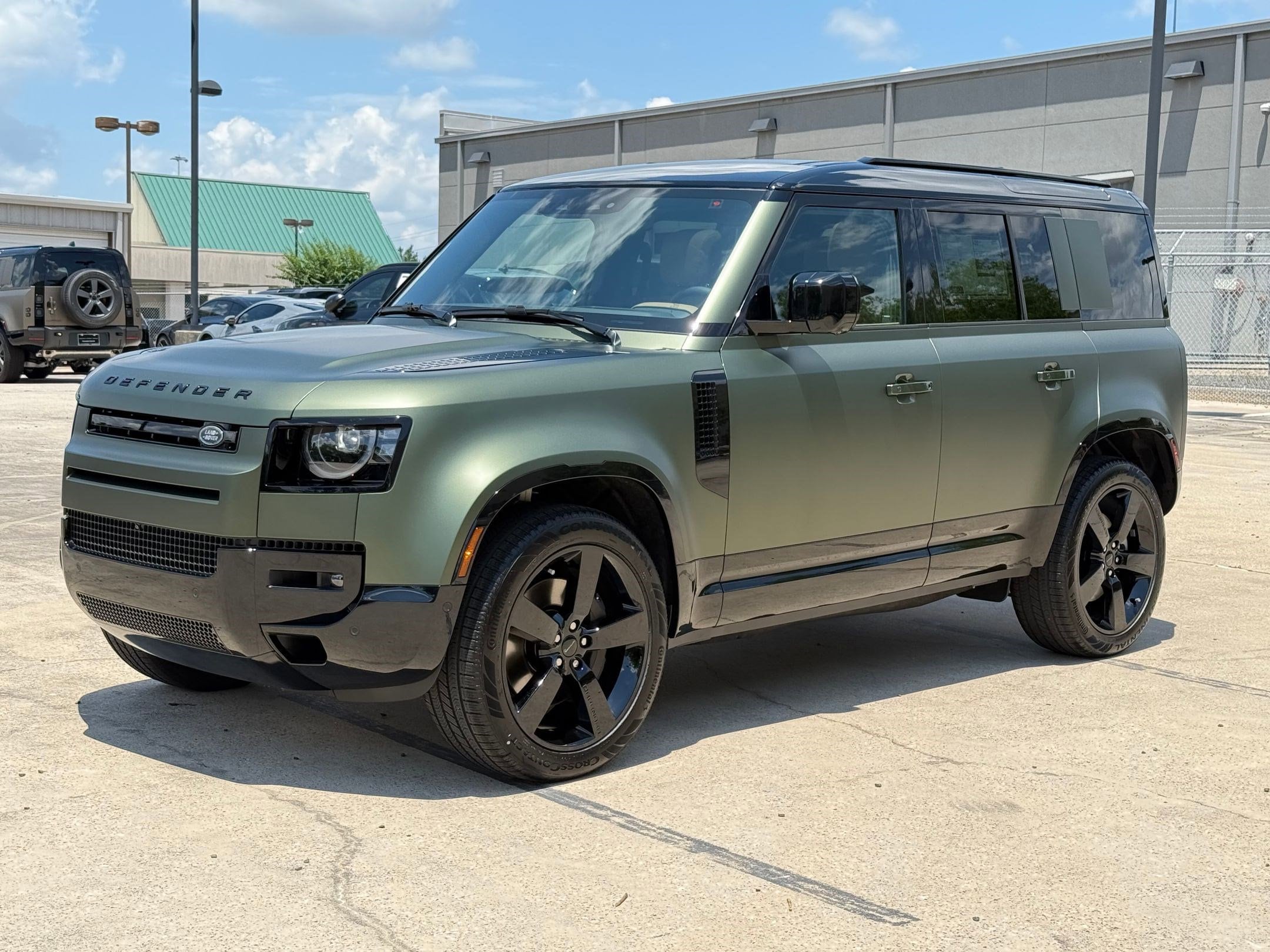 2026 Land Rover Defender 110 X-Dynamic SE P400's photo