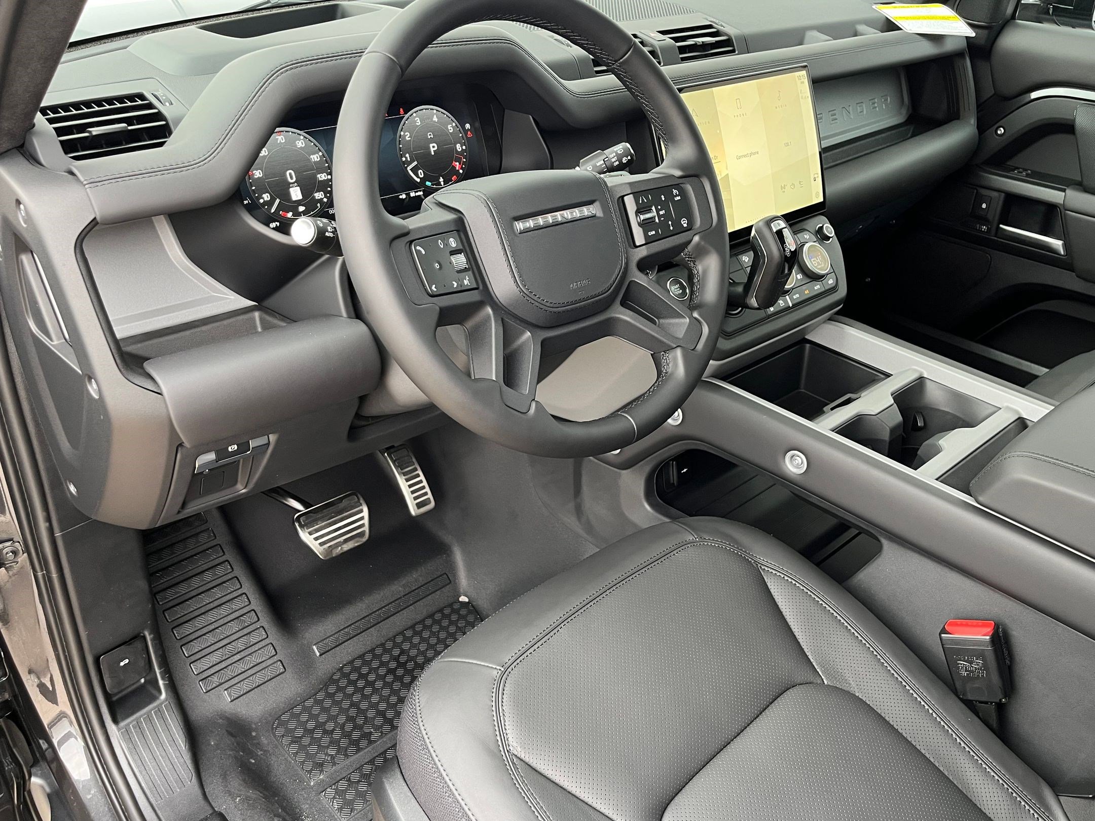 2026 Land Rover Defender 110 V8 photo 4