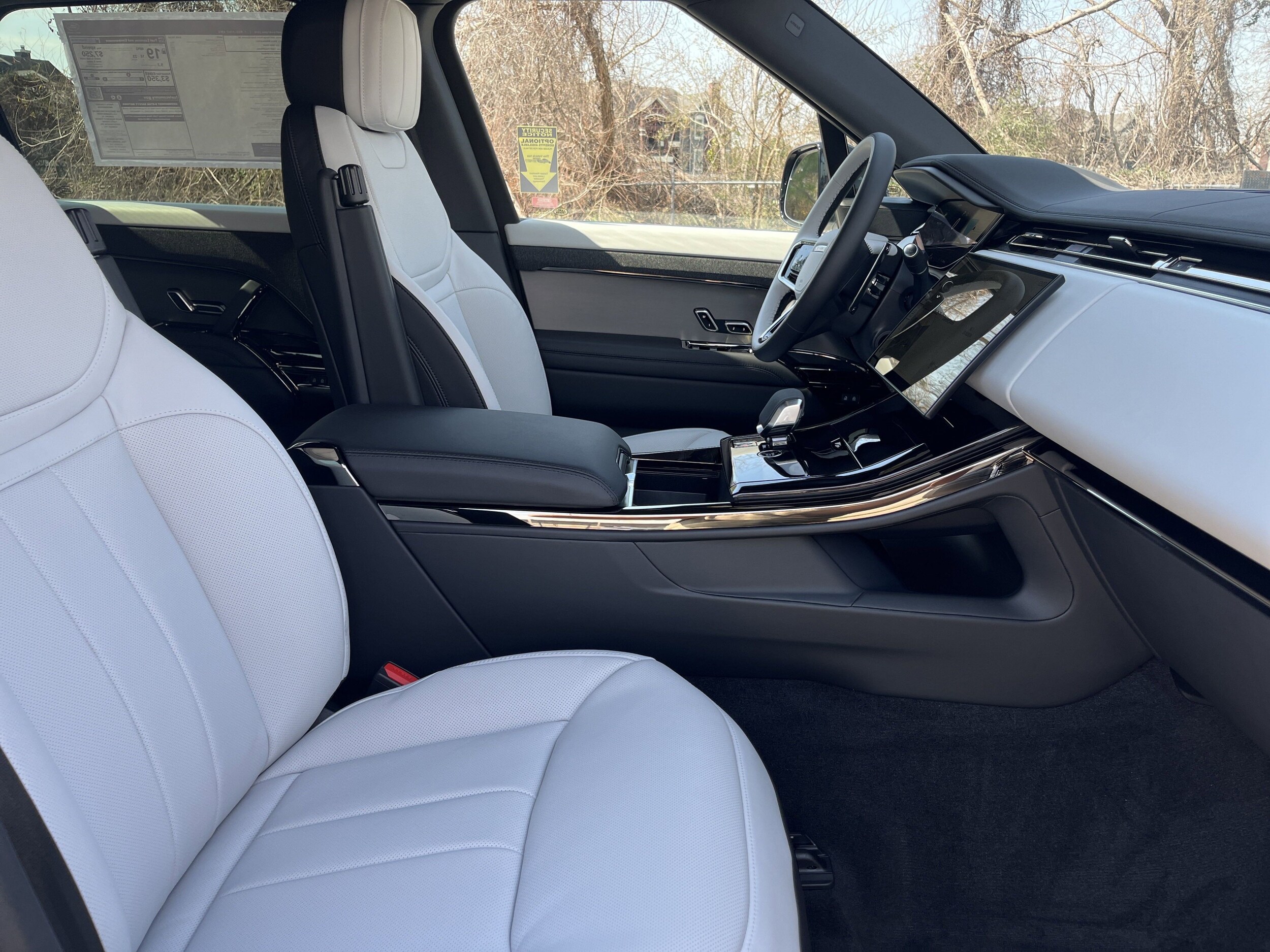 2025 Land Rover Range Rover Sport P530 Dynamic SE photo 4
