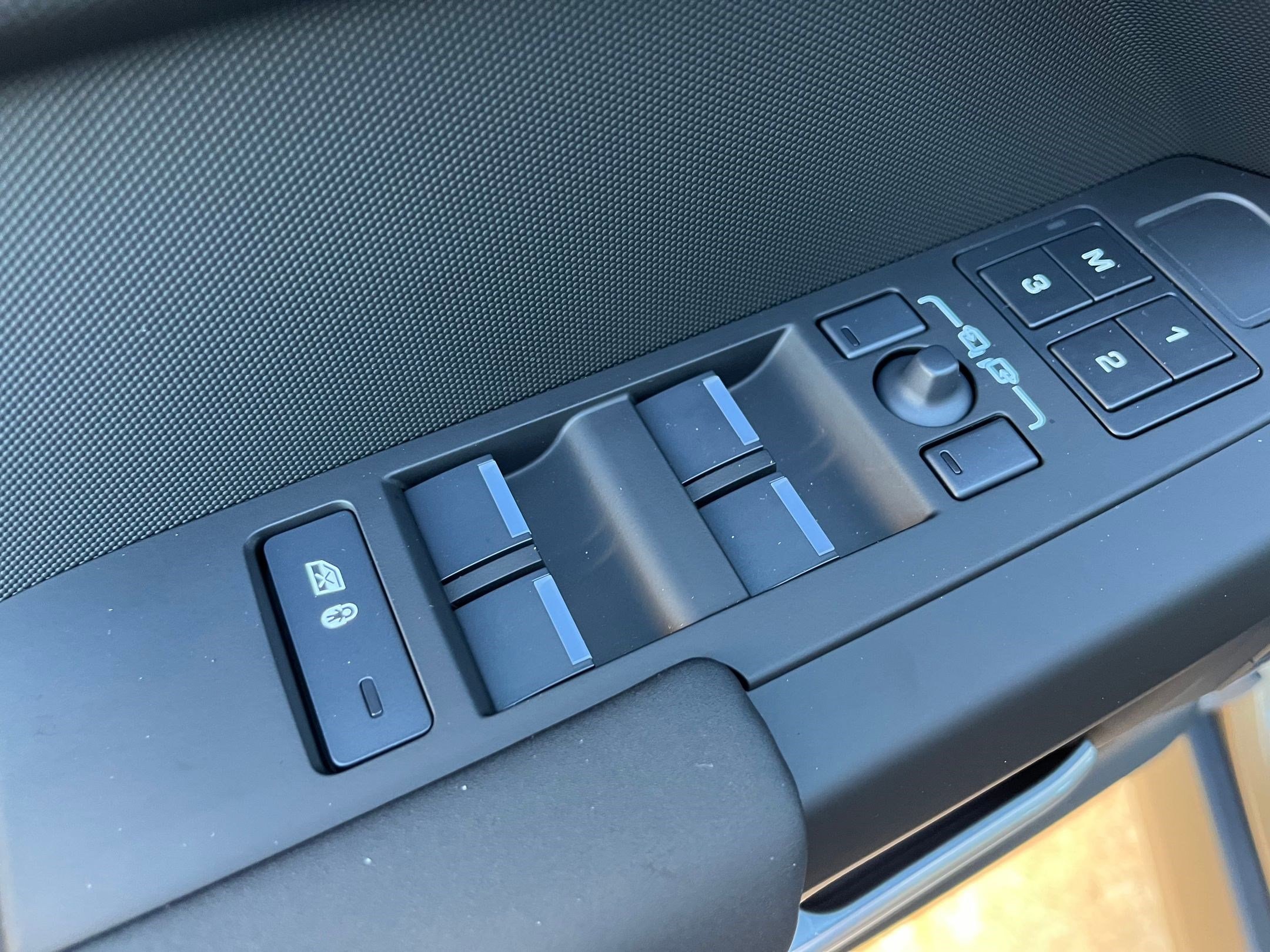 2026 Land Rover Defender S - Photo 12