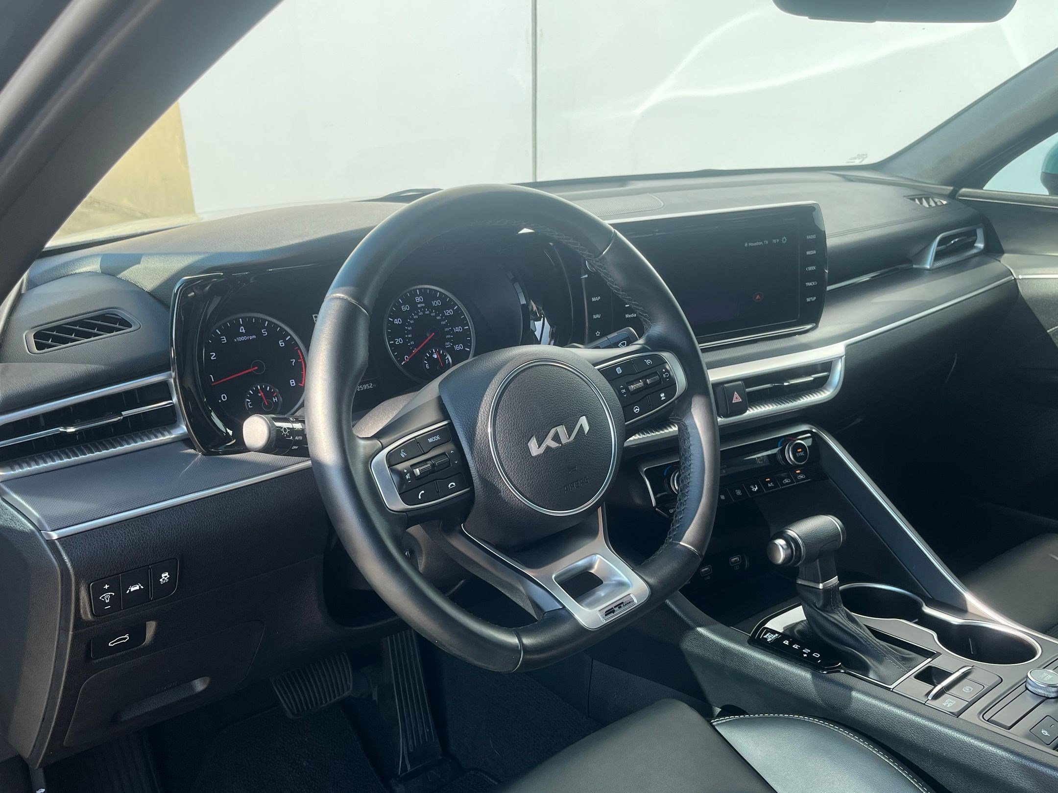 2023 Kia K5 GT-Line photo 4