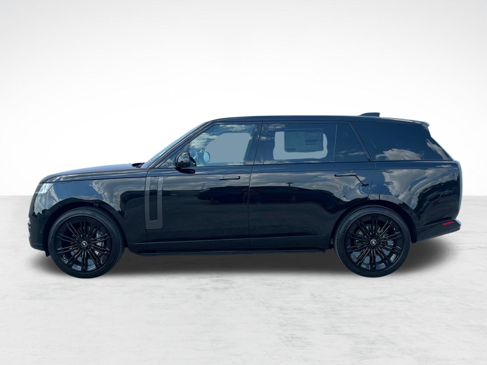 2025 Land Rover Range Rover SE photo 2