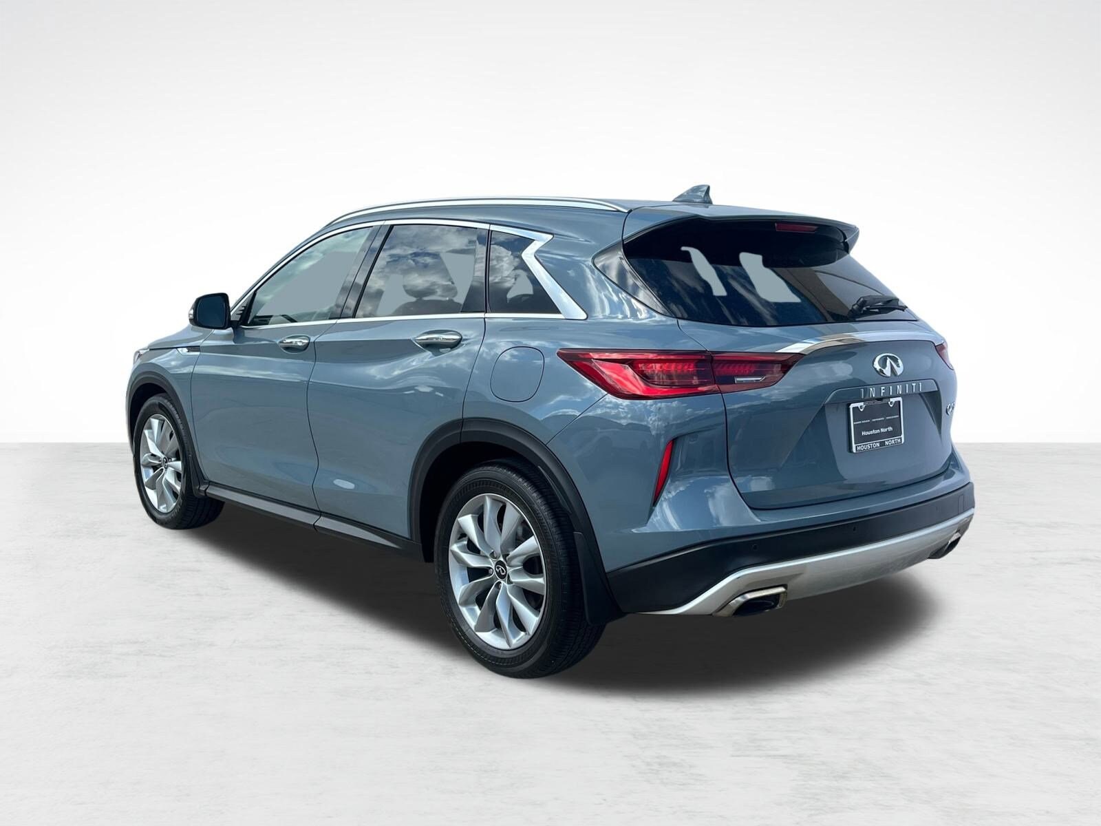 2022 Infiniti QX50 Luxe photo 3
