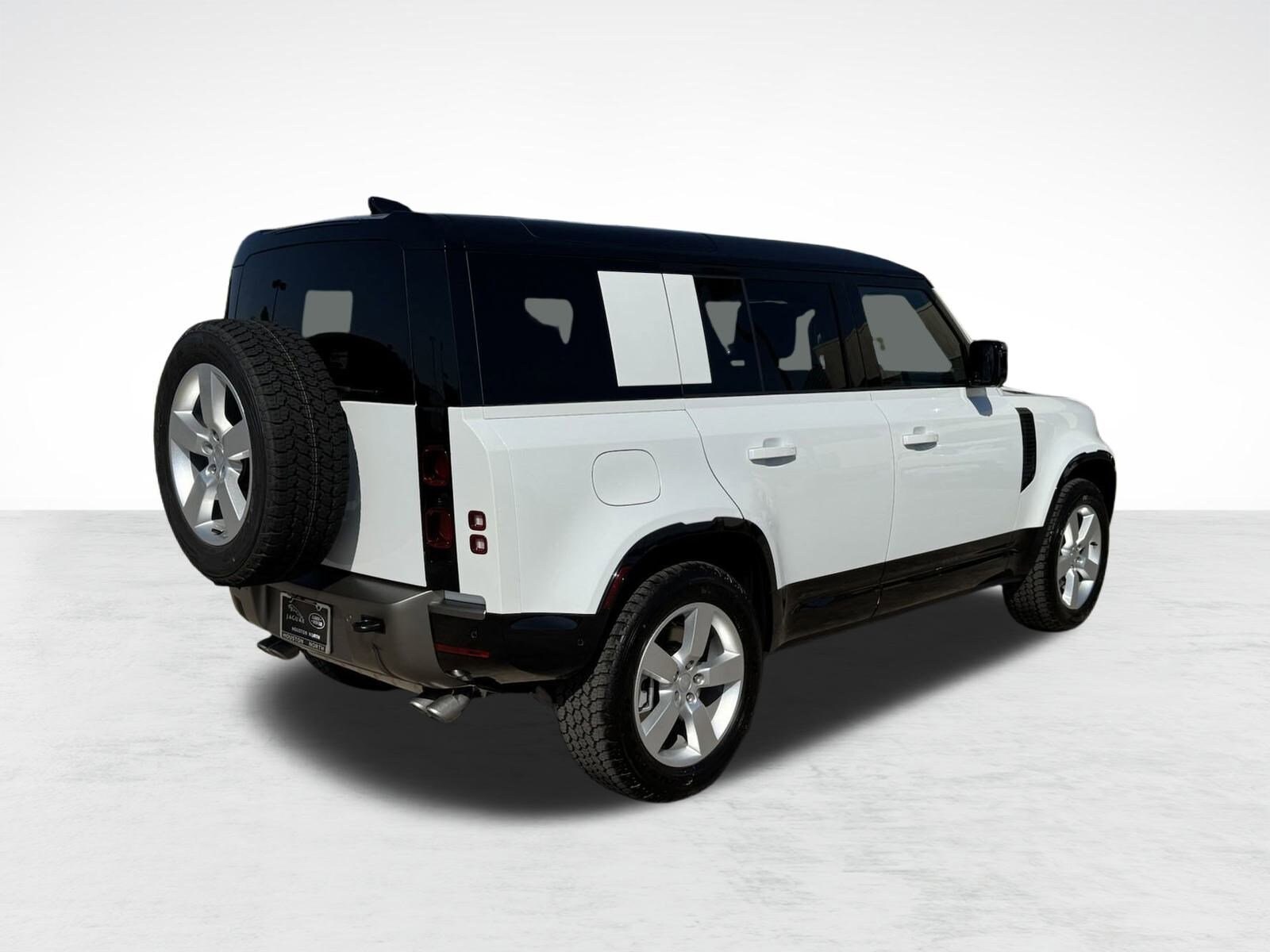 2025 Land Rover Defender 110 X-Dynamic SE photo 2