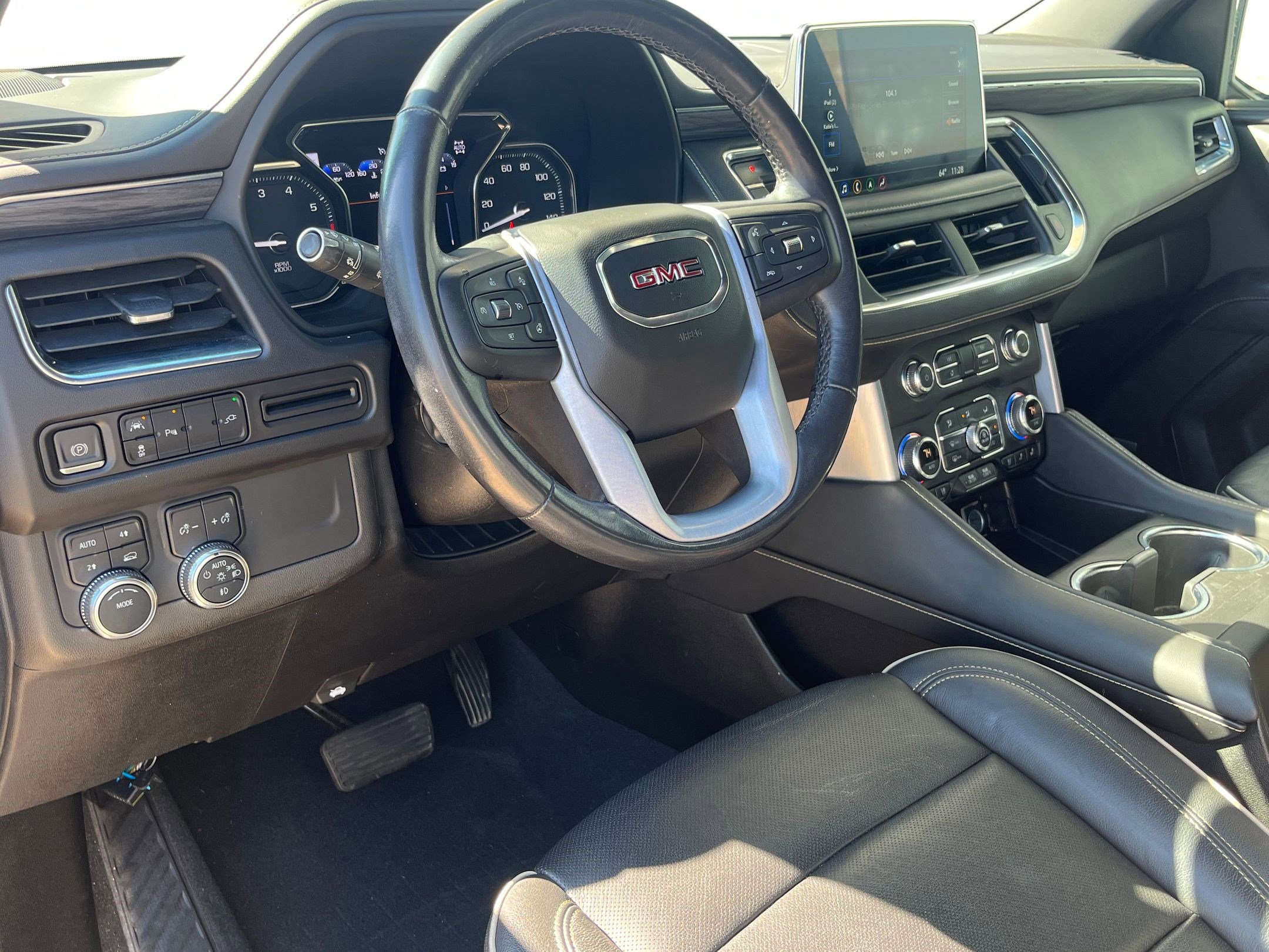 2021 Gmc Yukon XL SLT photo 3