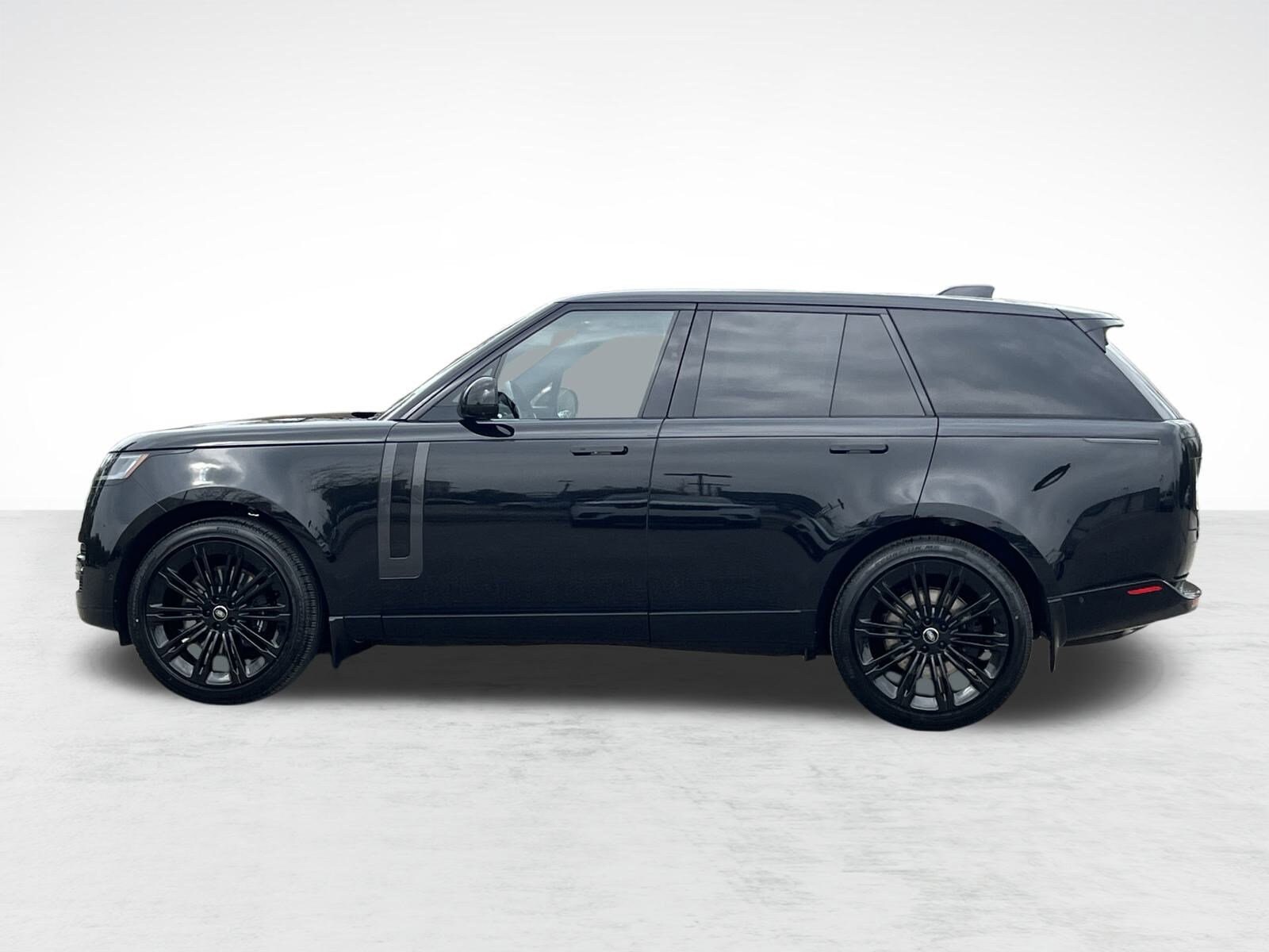 2025 Land Rover Range Rover SE photo 2