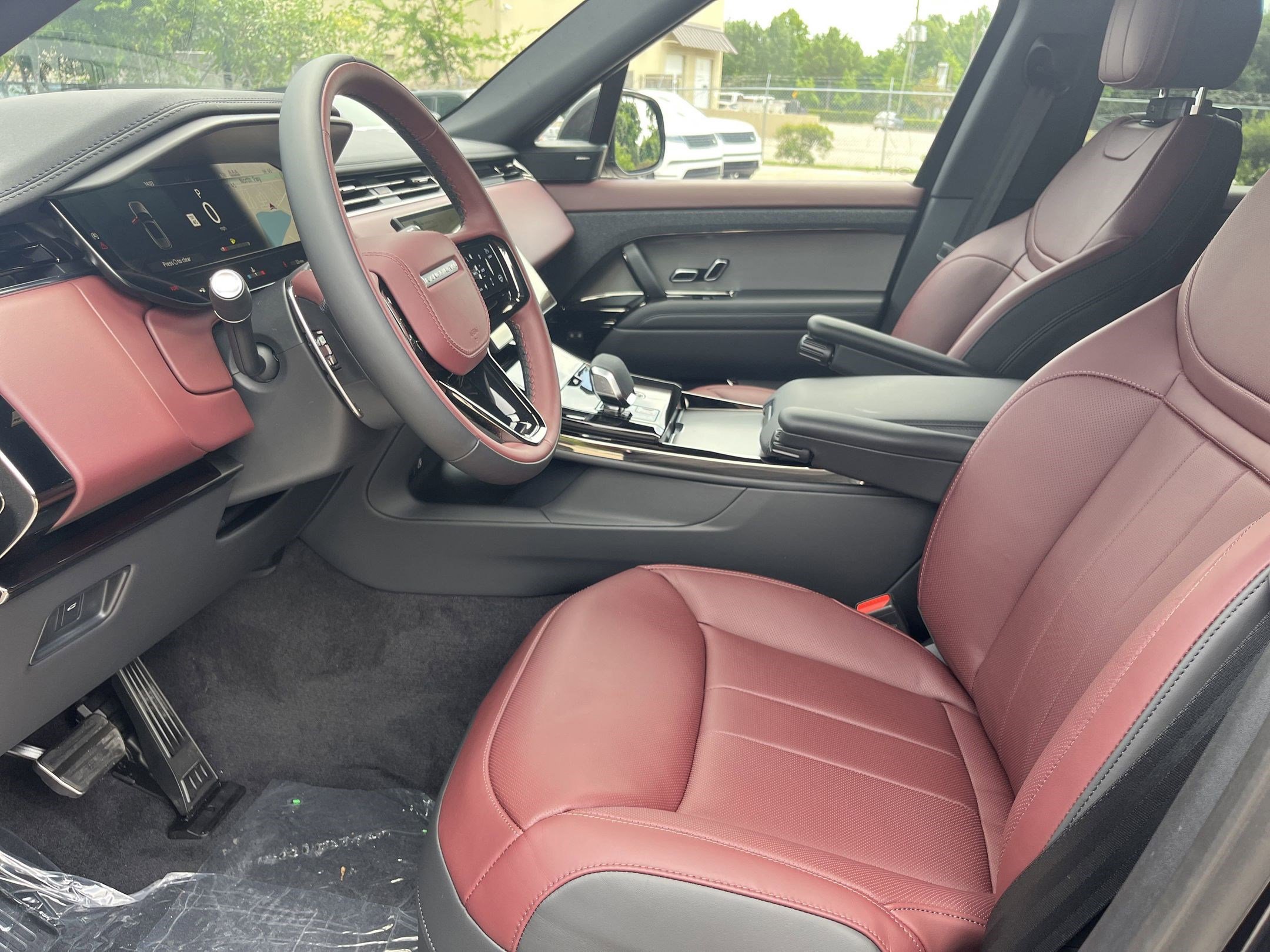 2025 Land Rover Range Rover Sport P400 Dynamic SE photo 4