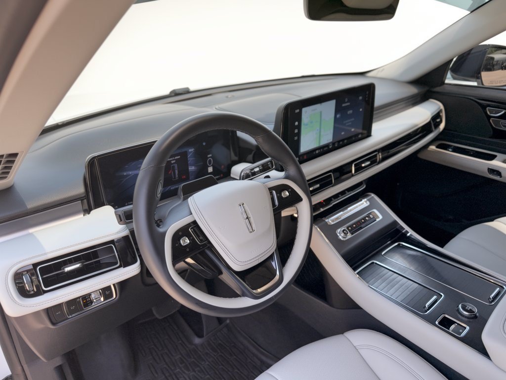 Aviator Premiere SUV