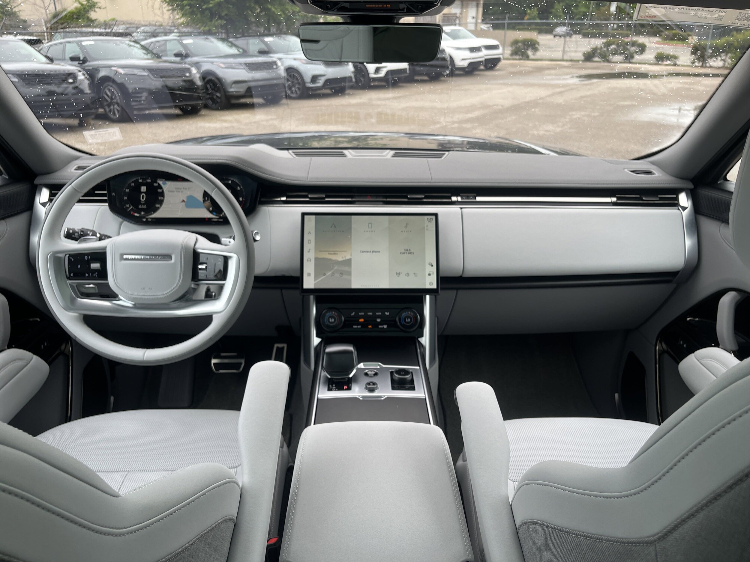 2023 Land Rover Range Rover SV photo 4