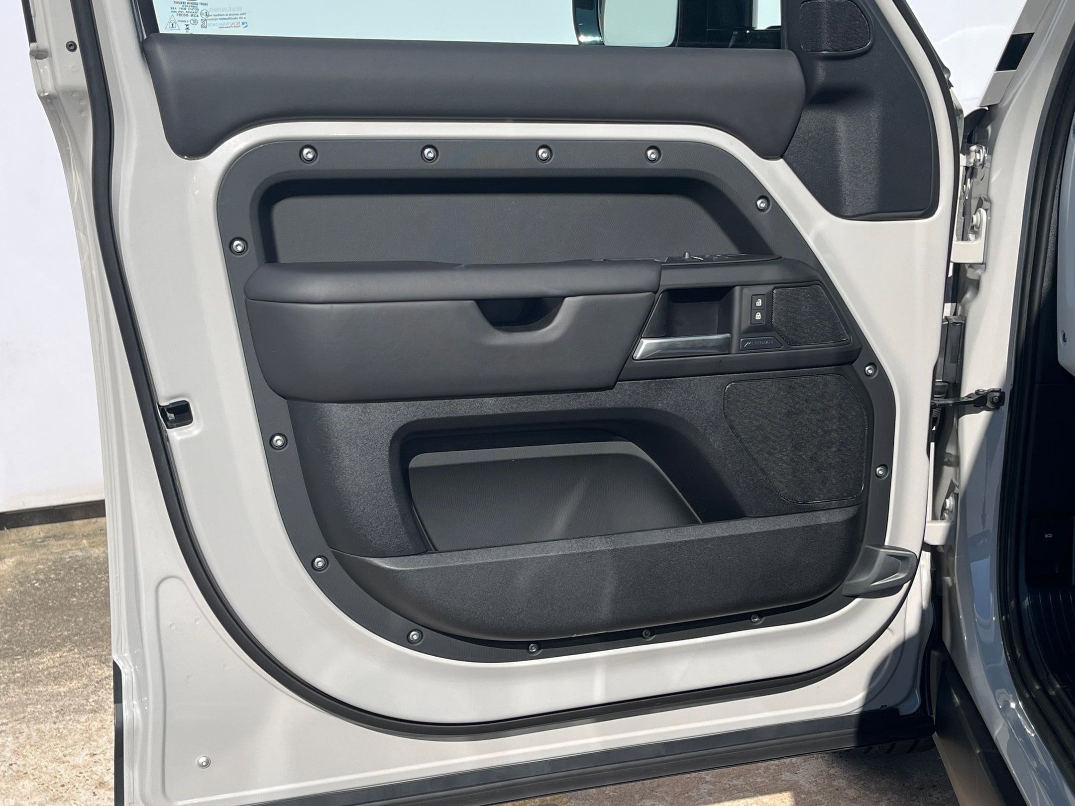 2026 Land Rover Defender S - Photo 22