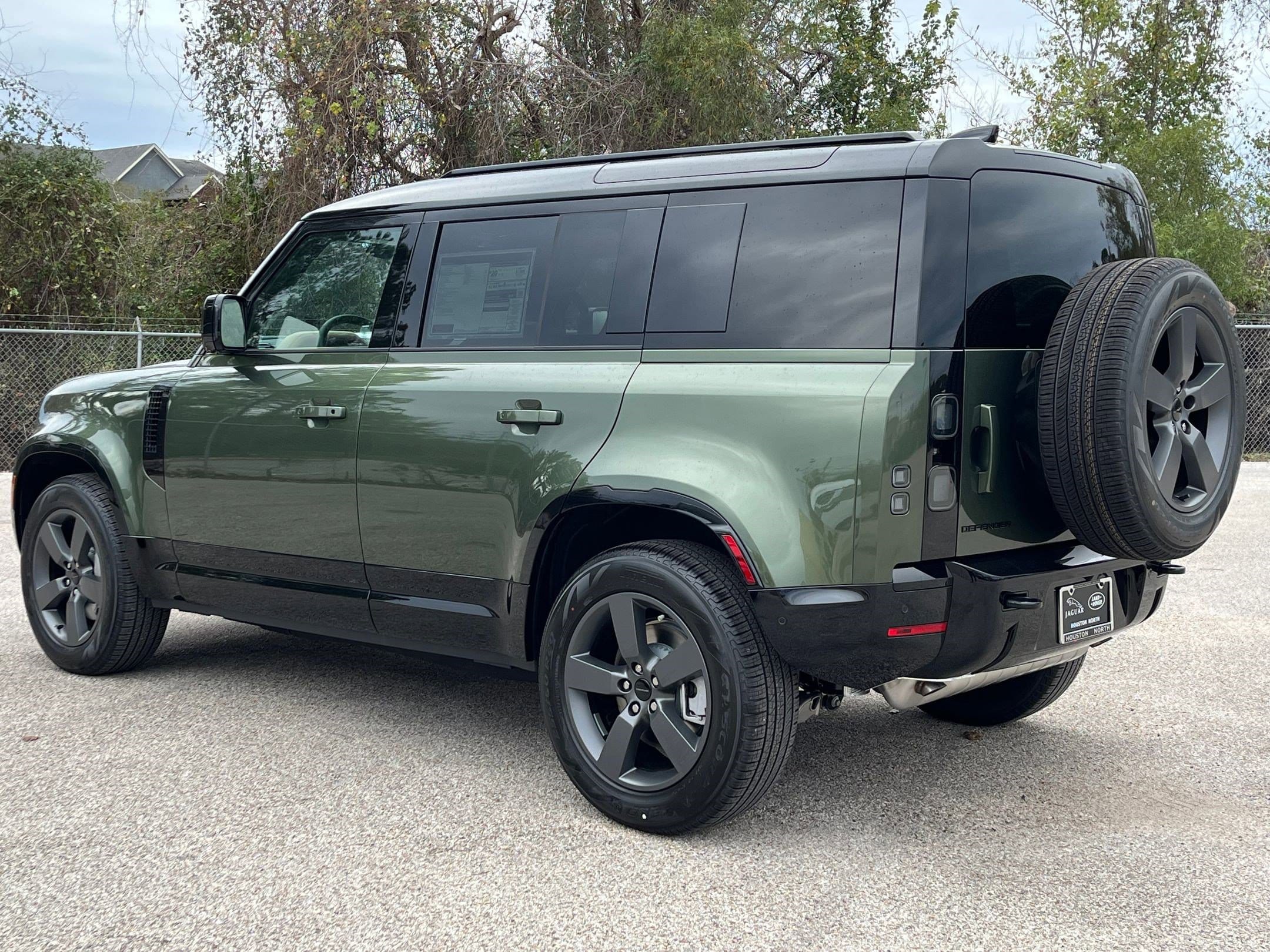 2026 Land Rover Defender X-Dynamic SE - Photo 21