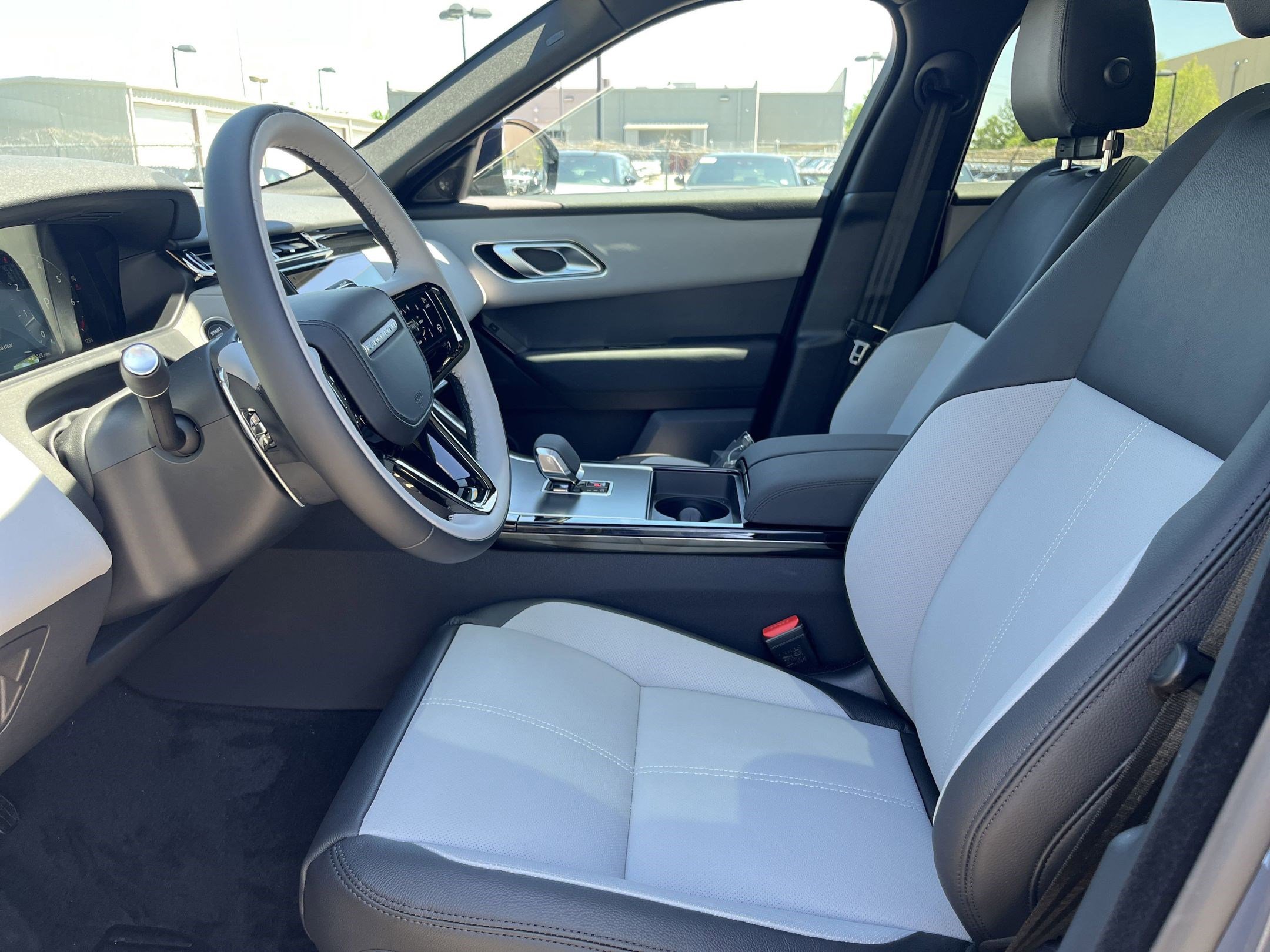 2026 Land Rover Range Rover Velar P250 S photo 4