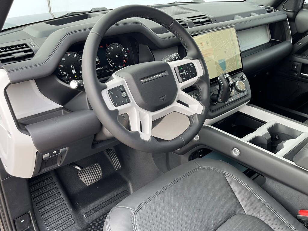 New 2026 Land Rover Defender 110 X-Dynamic SE SUV