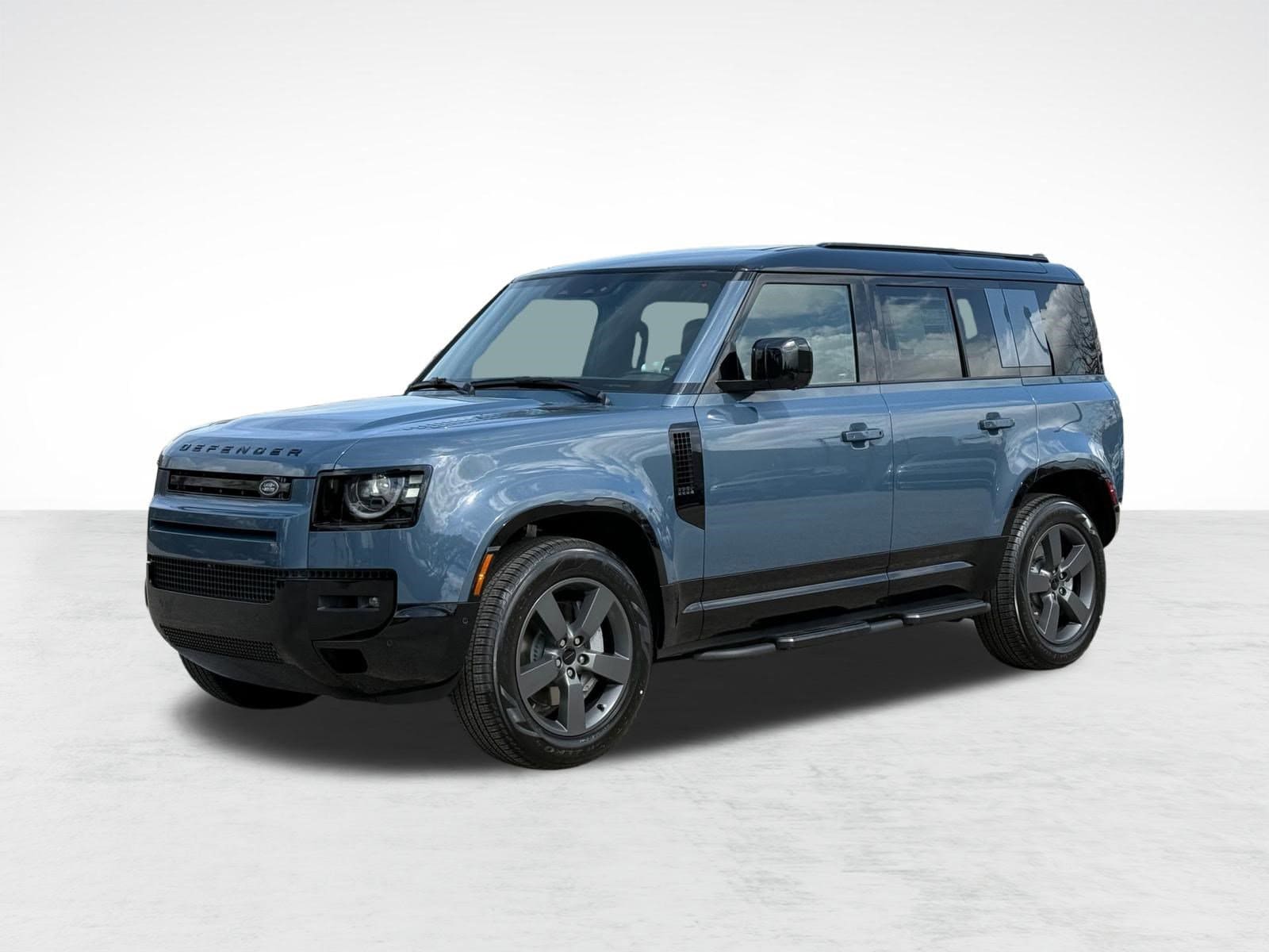 2026 Land Rover Defender 110 X-Dynamic SE P400's photo