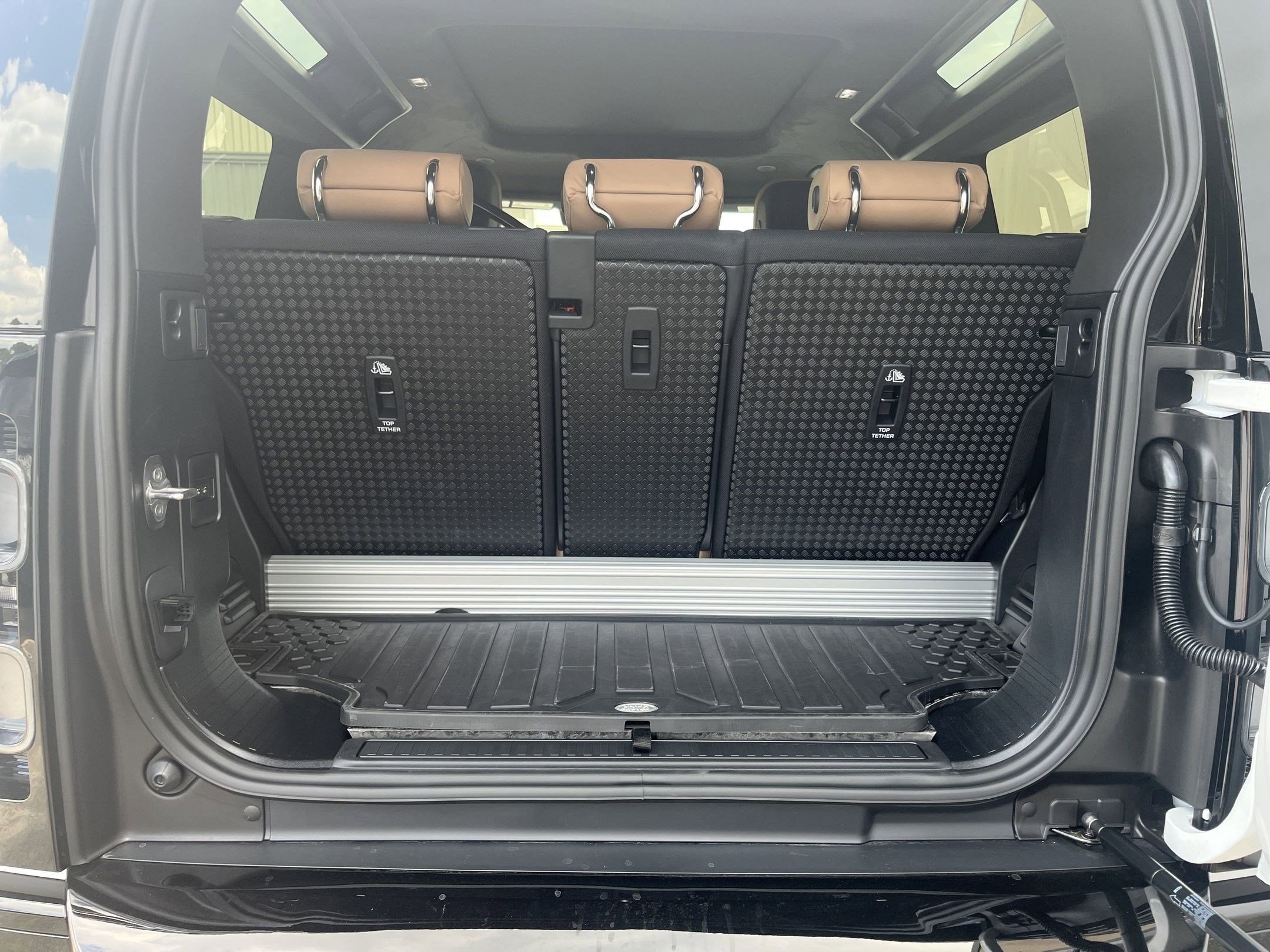 2025 Land Rover Defender V8 - Photo 27