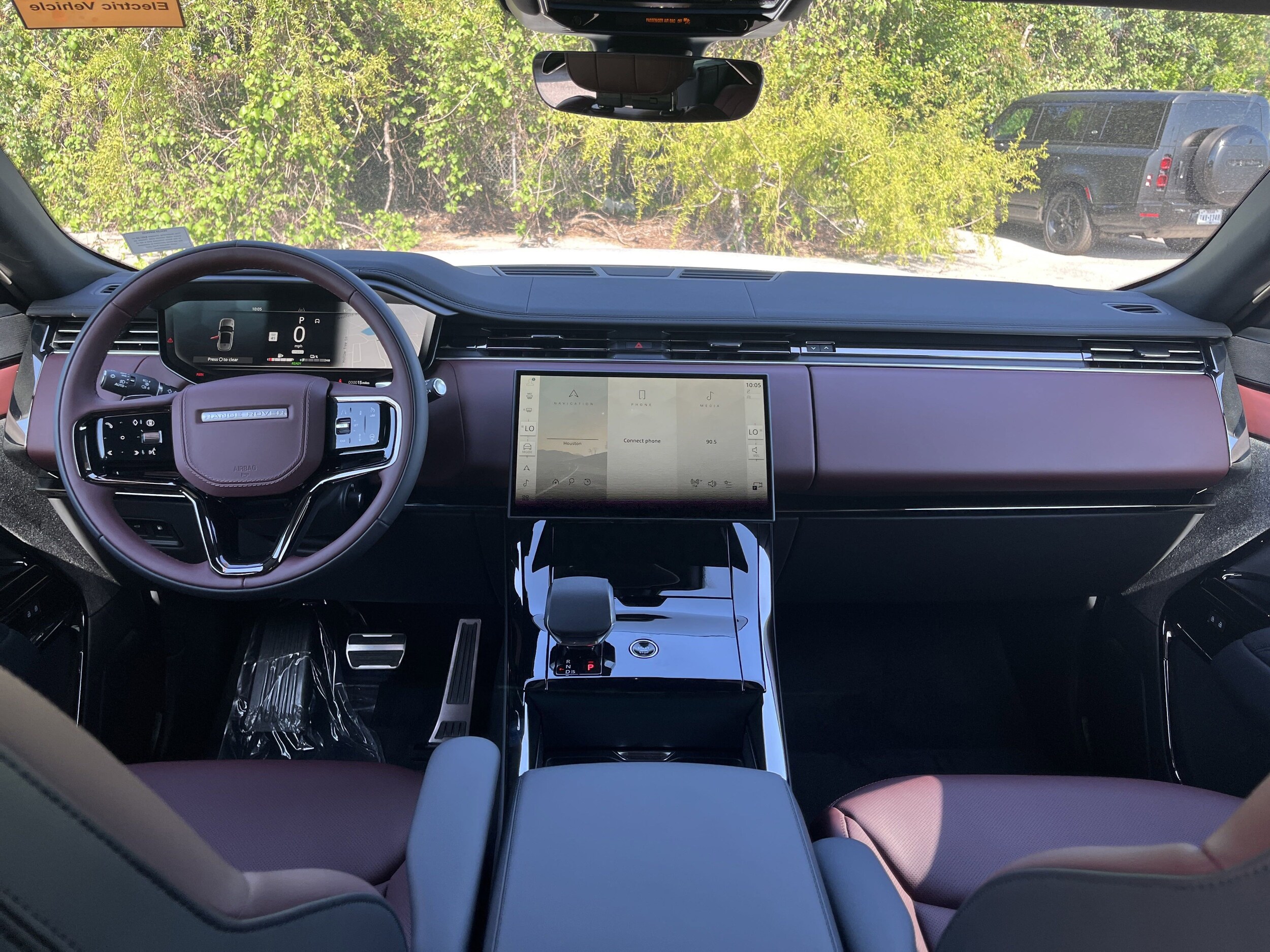2025 Land Rover Range Rover Sport SE photo 3
