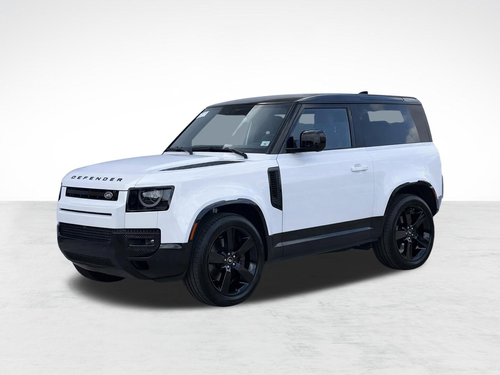 2025 Land Rover Defender 90 V8 P525's photo