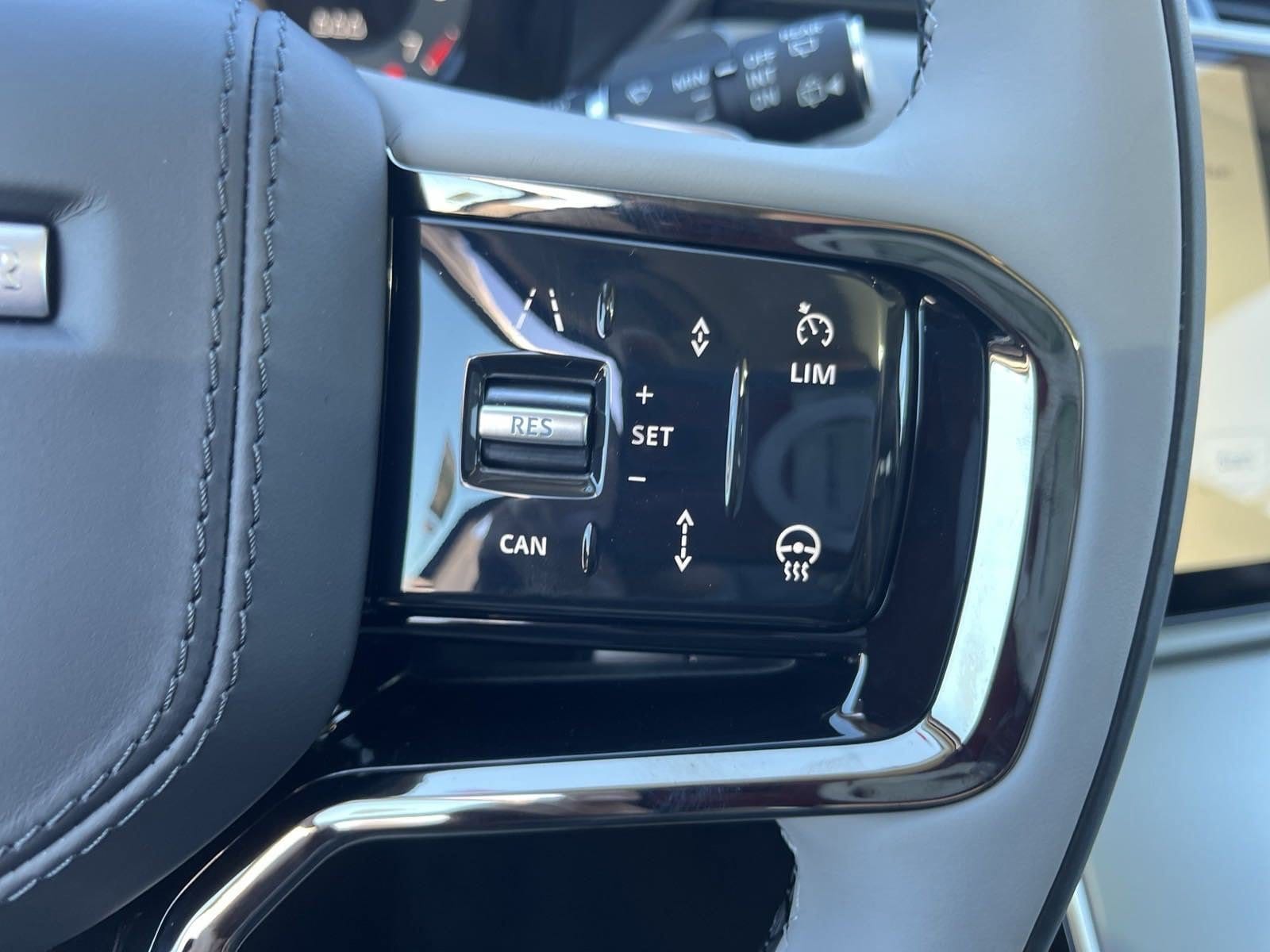 2025 Land Rover Range Rover Velar S - Photo 23