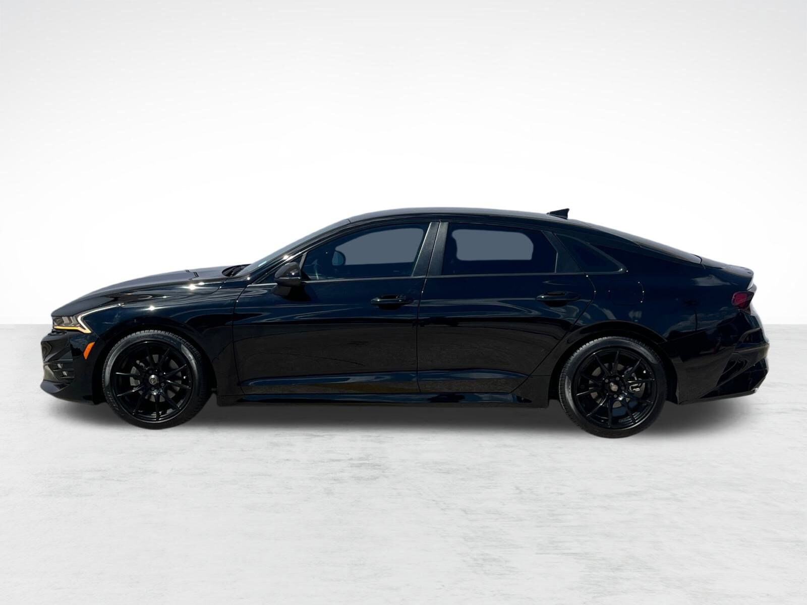2023 Kia K5 GT-Line photo 2