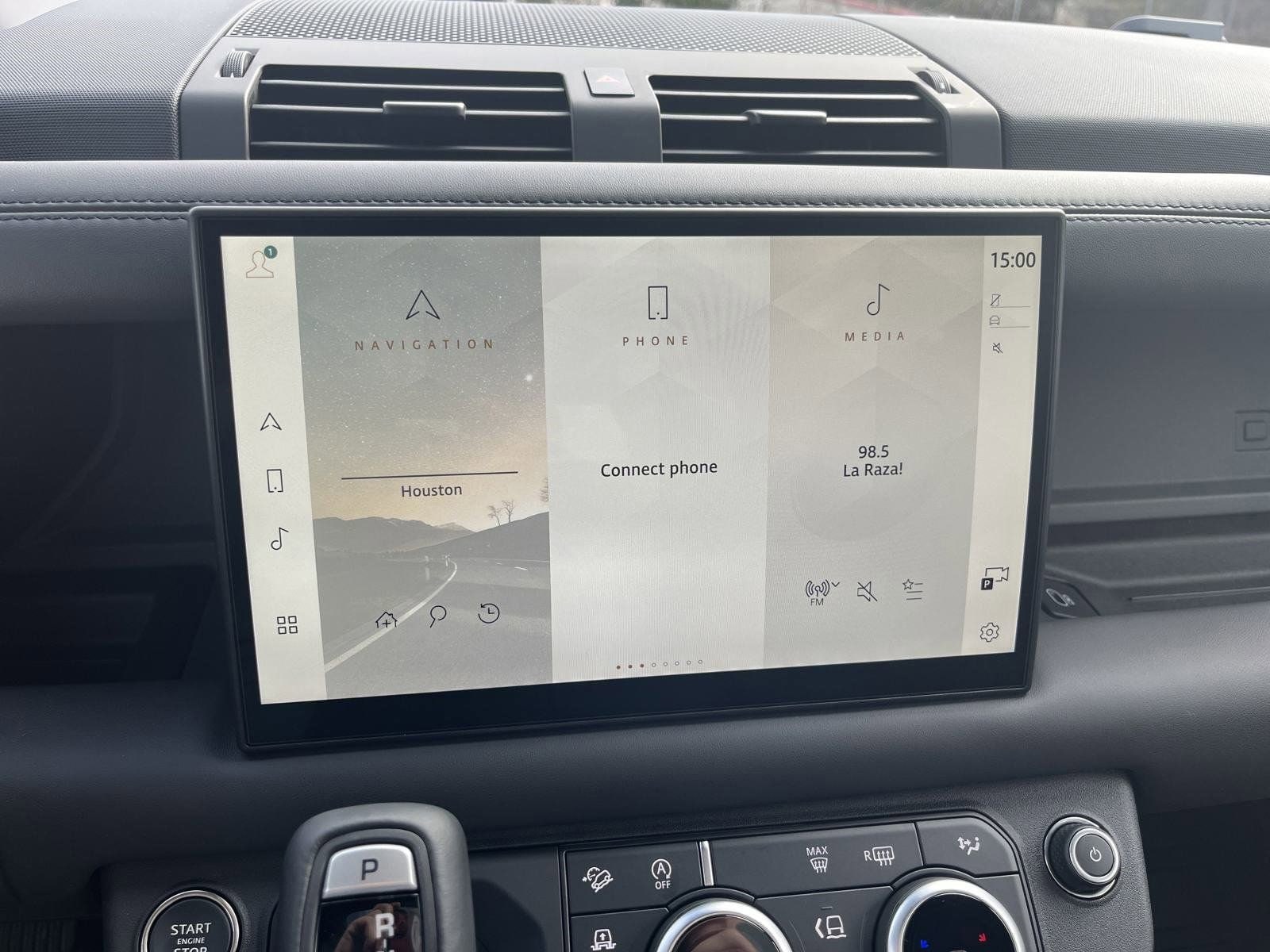 2025 Land Rover Defender X-Dynamic SE - Photo 23