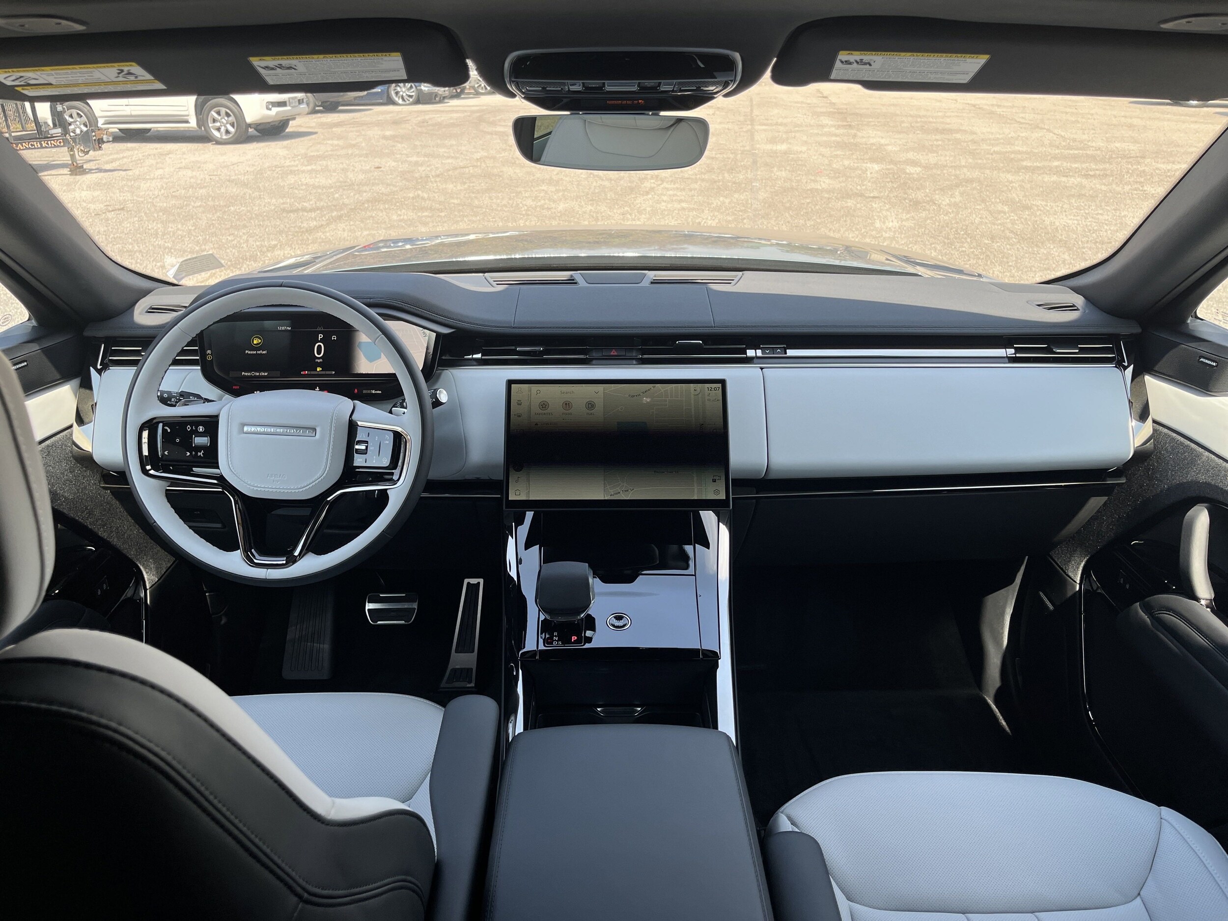 2025 Land Rover Range Rover Sport P530 Dynamic SE photo 3