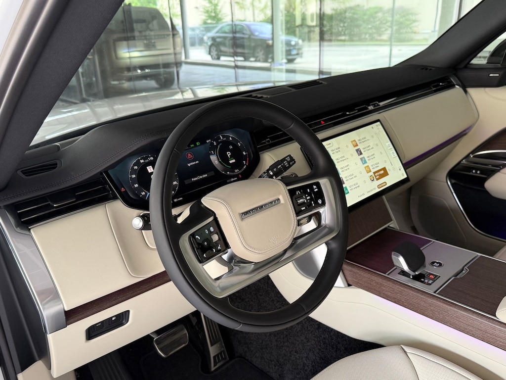 New 2026 Land Rover Range Rover P550e SE SUV