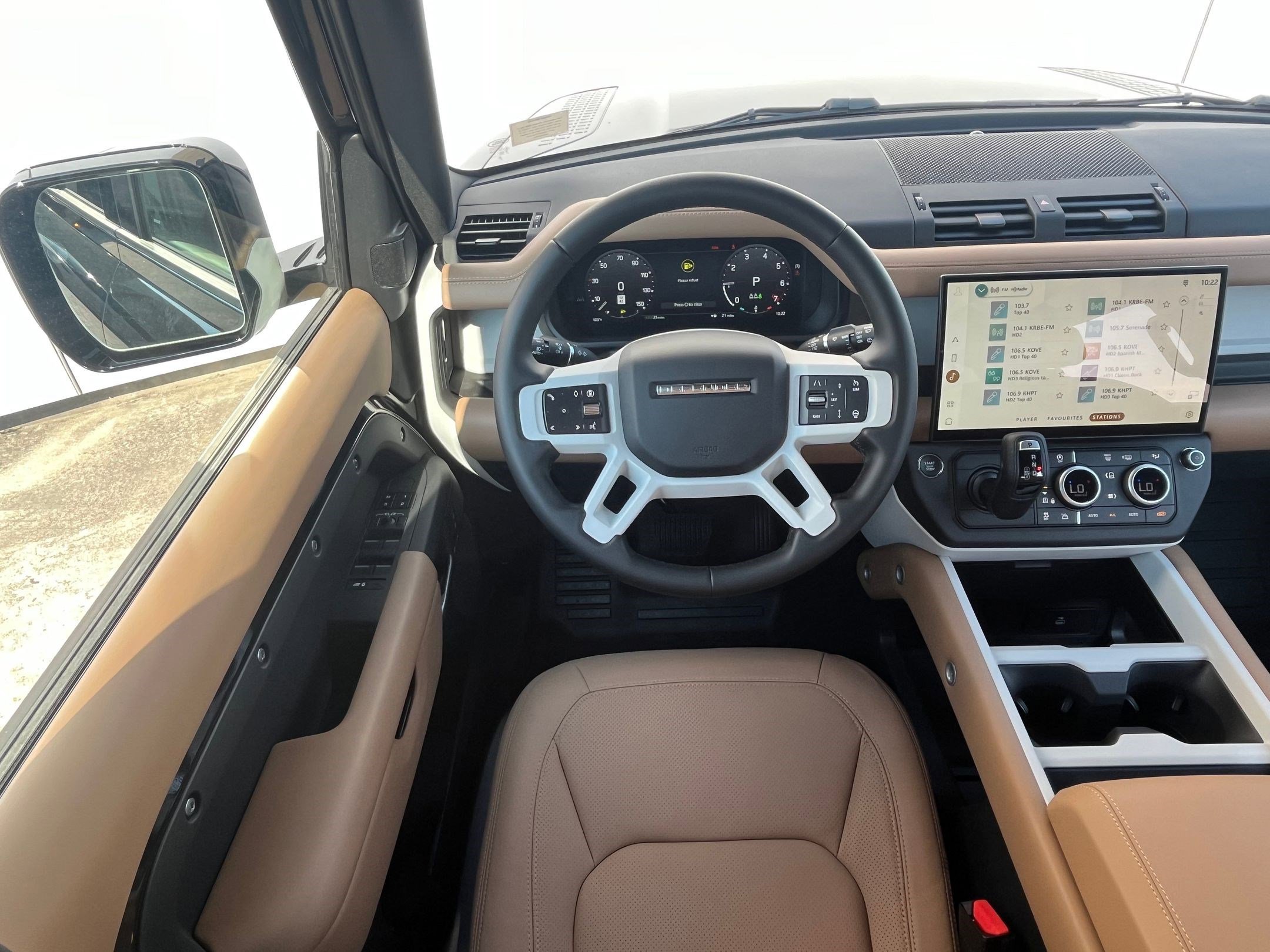 2026 Land Rover Defender 110 S photo 4