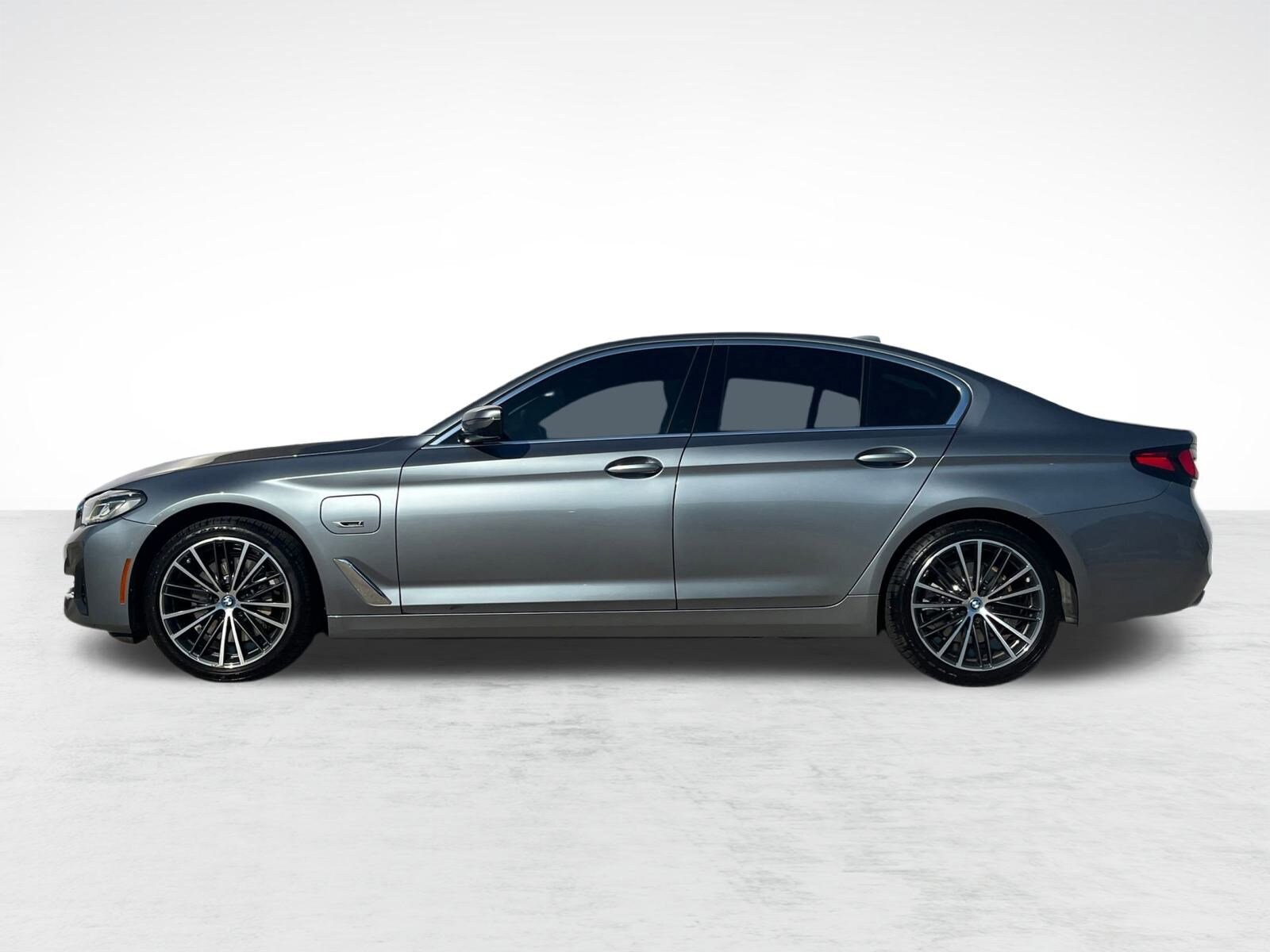 2022 Bmw 530e Sedan photo 2
