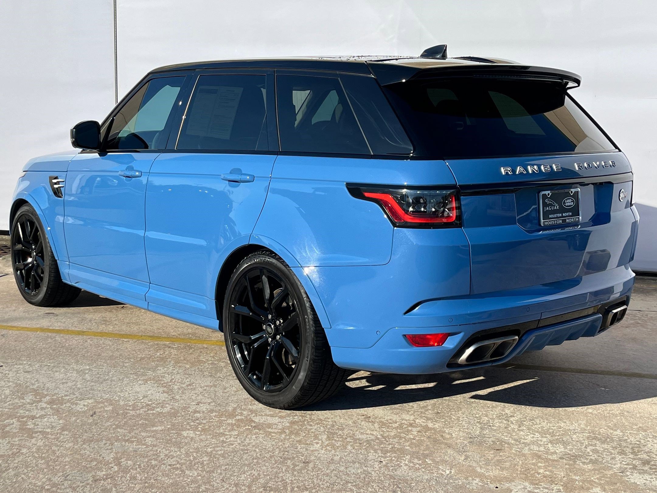 2022 Land Rover Range Rover Sport SVR photo 2