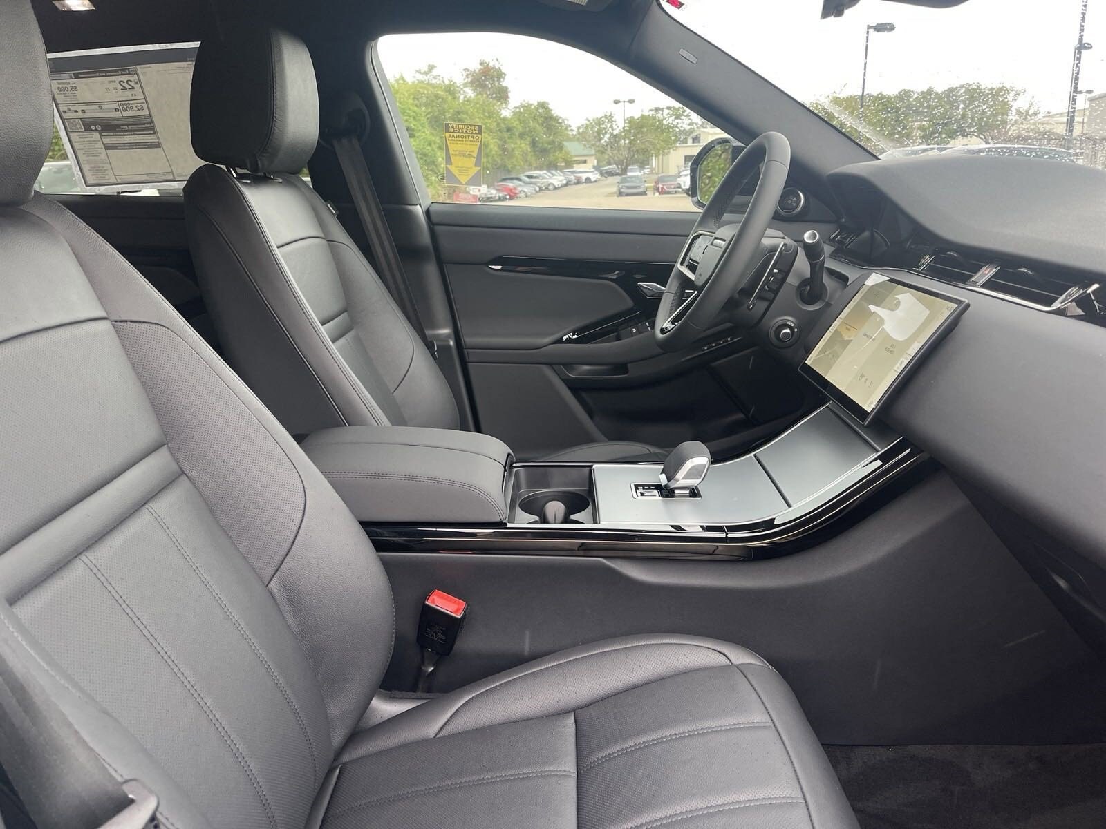 2025 Land Rover Range Rover Evoque S photo 4