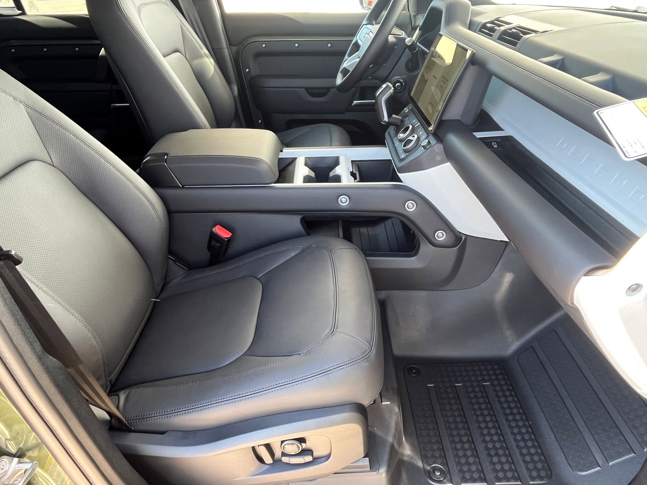 2026 Land Rover Defender S - Photo 25