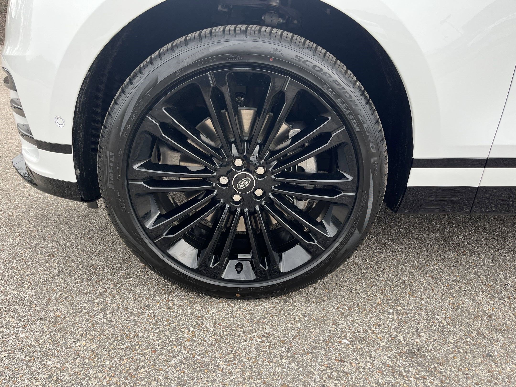 2026 Land Rover Range Rover Velar Dynamic SE - Photo 10