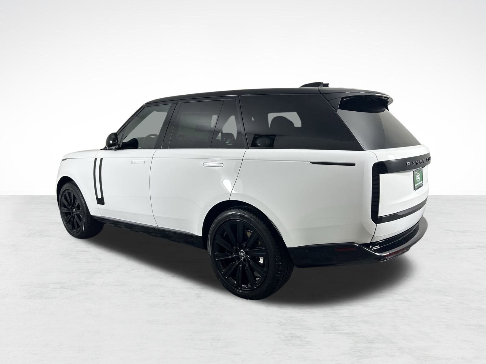2025 Land Rover Range Rover SE photo 2