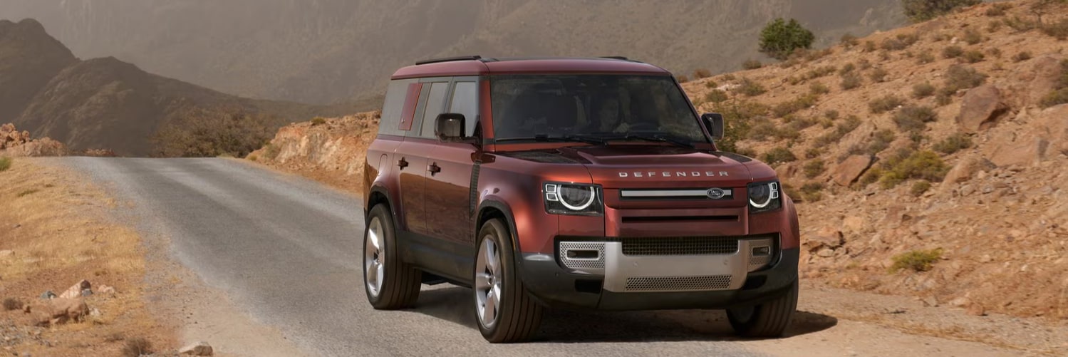 Defender 130 sideview in modern setting