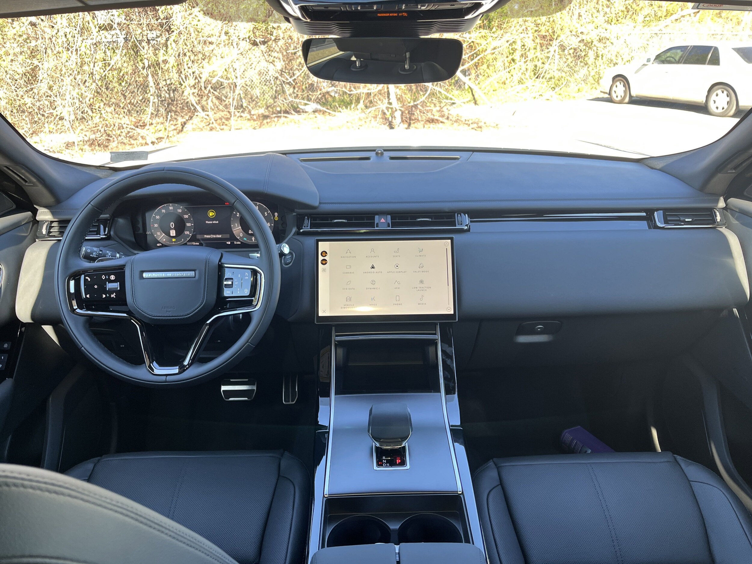 2026 Land Rover Range Rover Velar P250 Dynamic SE photo 3