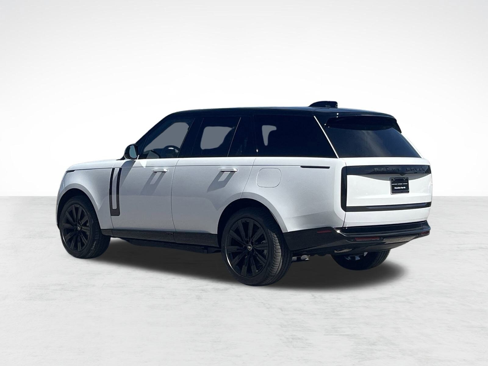2025 Land Rover Range Rover SE photo 3