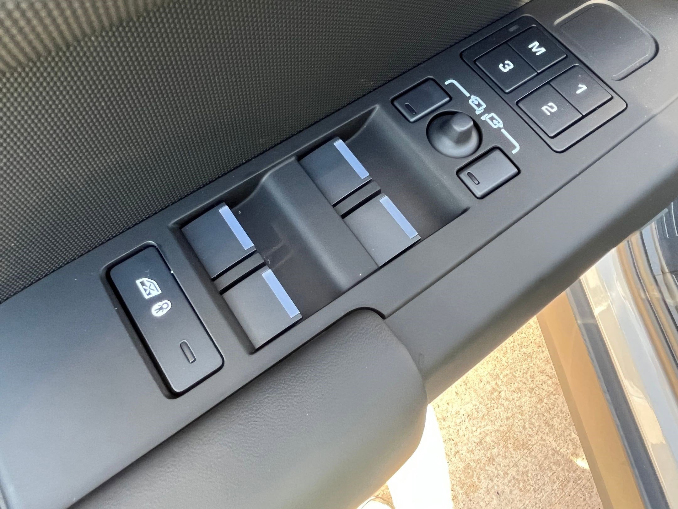 2026 Land Rover Defender S - Photo 13