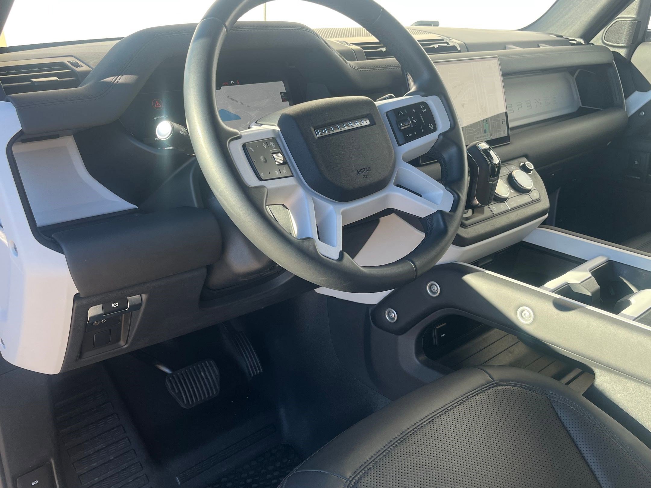 2025 Land Rover Defender 110 S photo 3