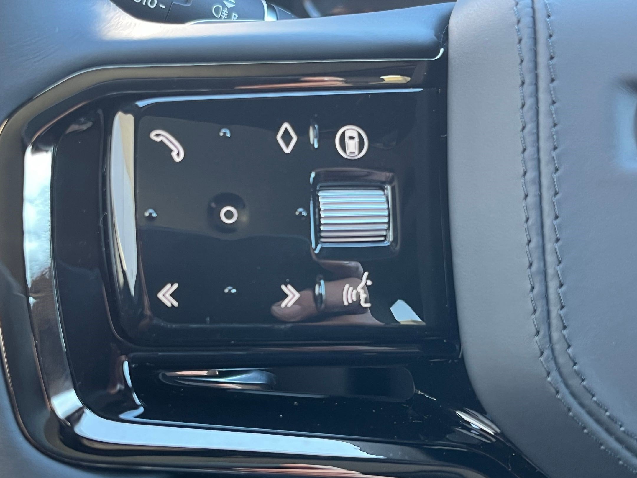 2026 Land Rover Range Rover Velar Dynamic SE - Photo 16