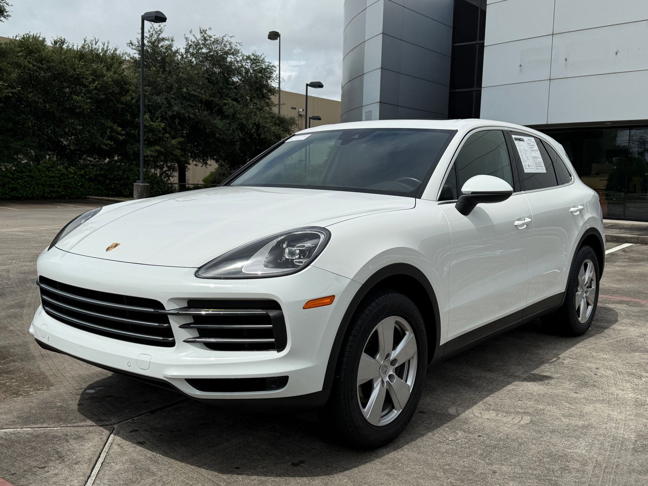2020 Porsche Cayenne -'s photo