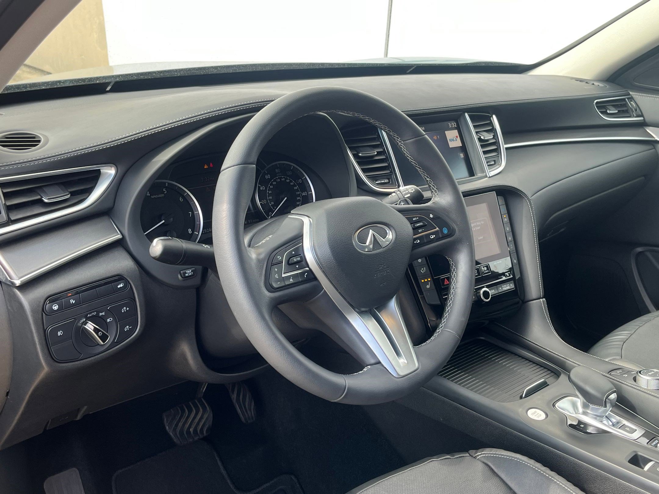2022 Infiniti QX50 Luxe photo 4