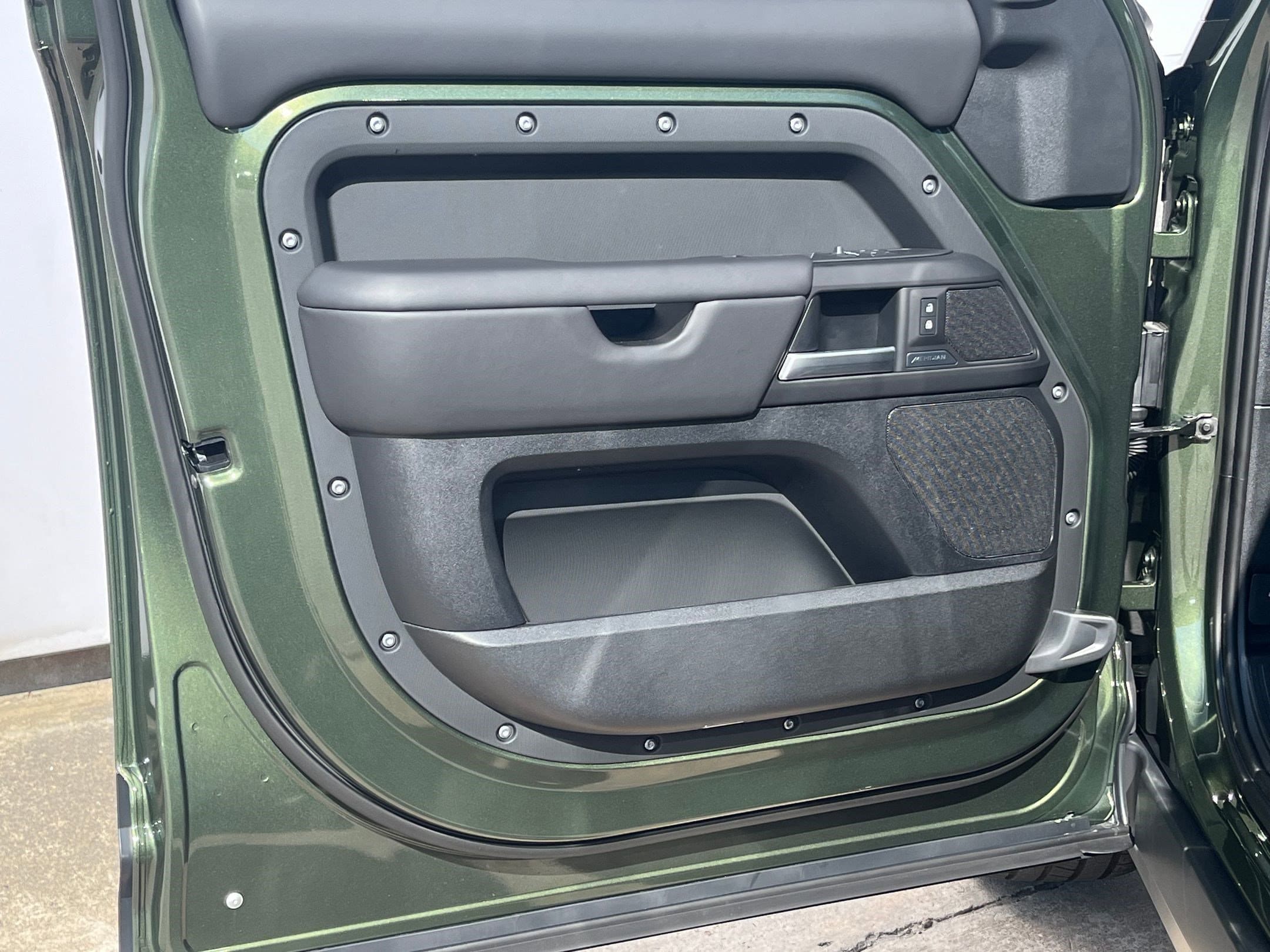 2026 Land Rover Defender S - Photo 22