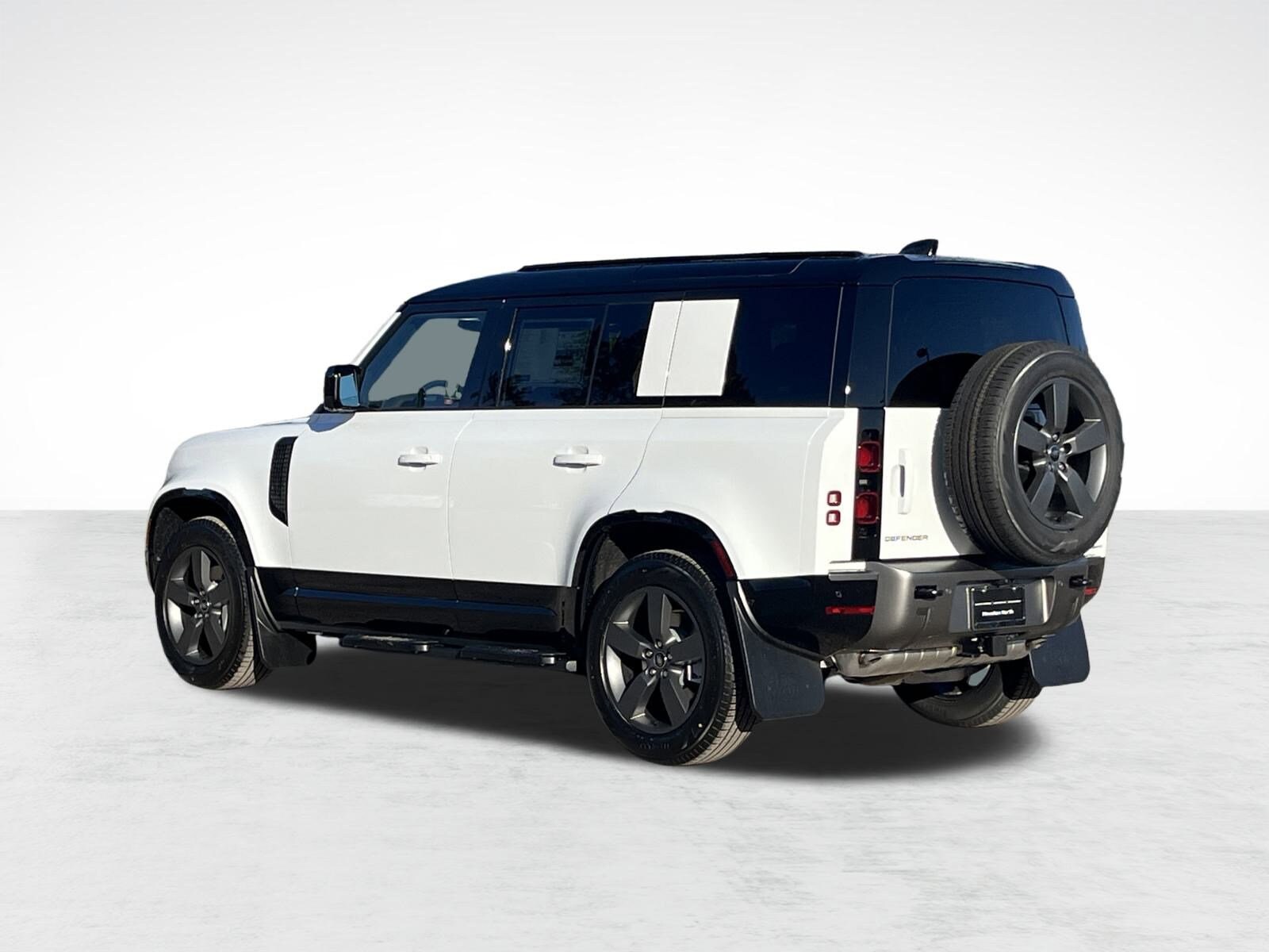 2025 Land Rover Defender 110 X-Dynamic SE photo 2