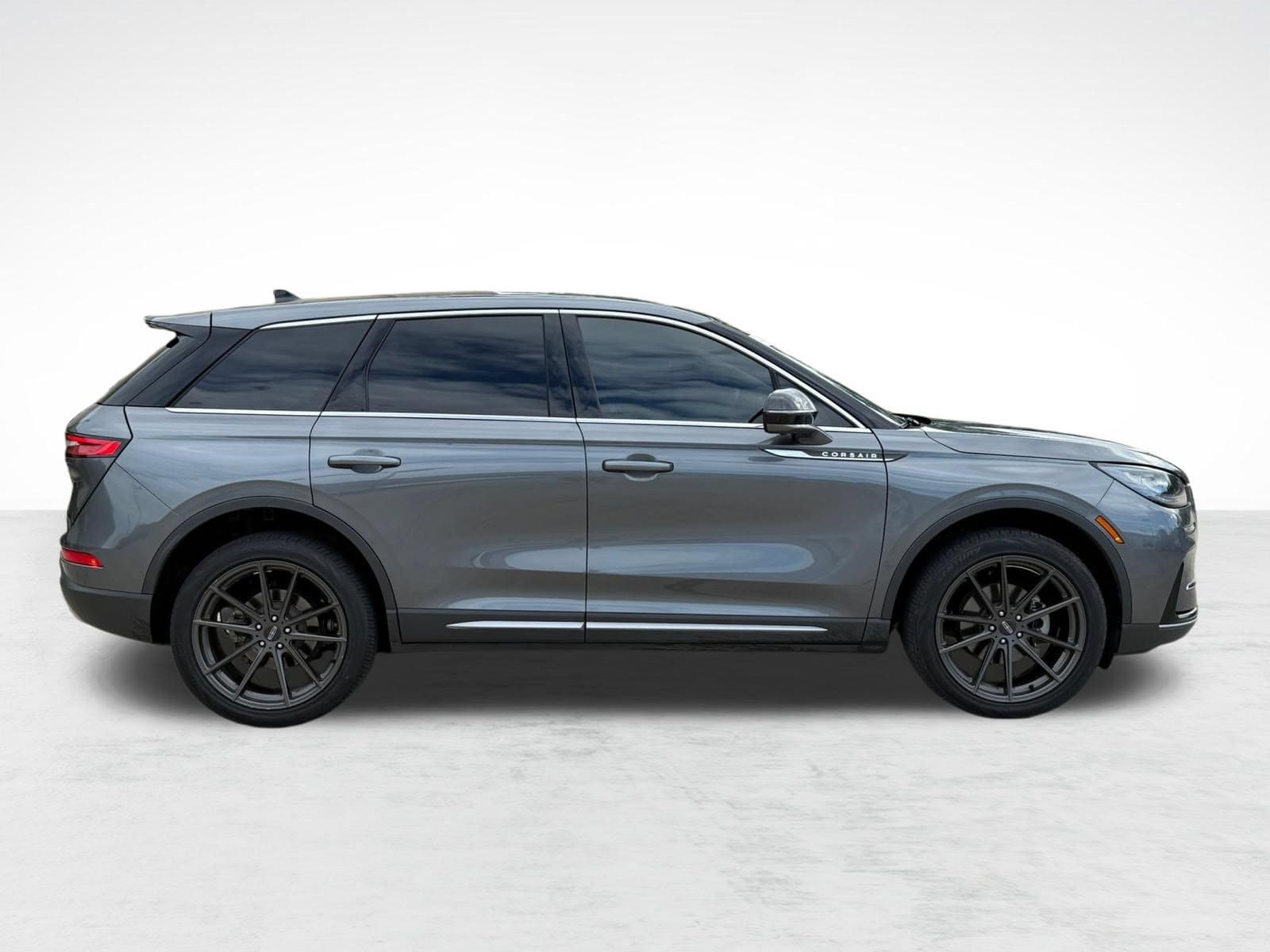 Corsair Standard SUV
