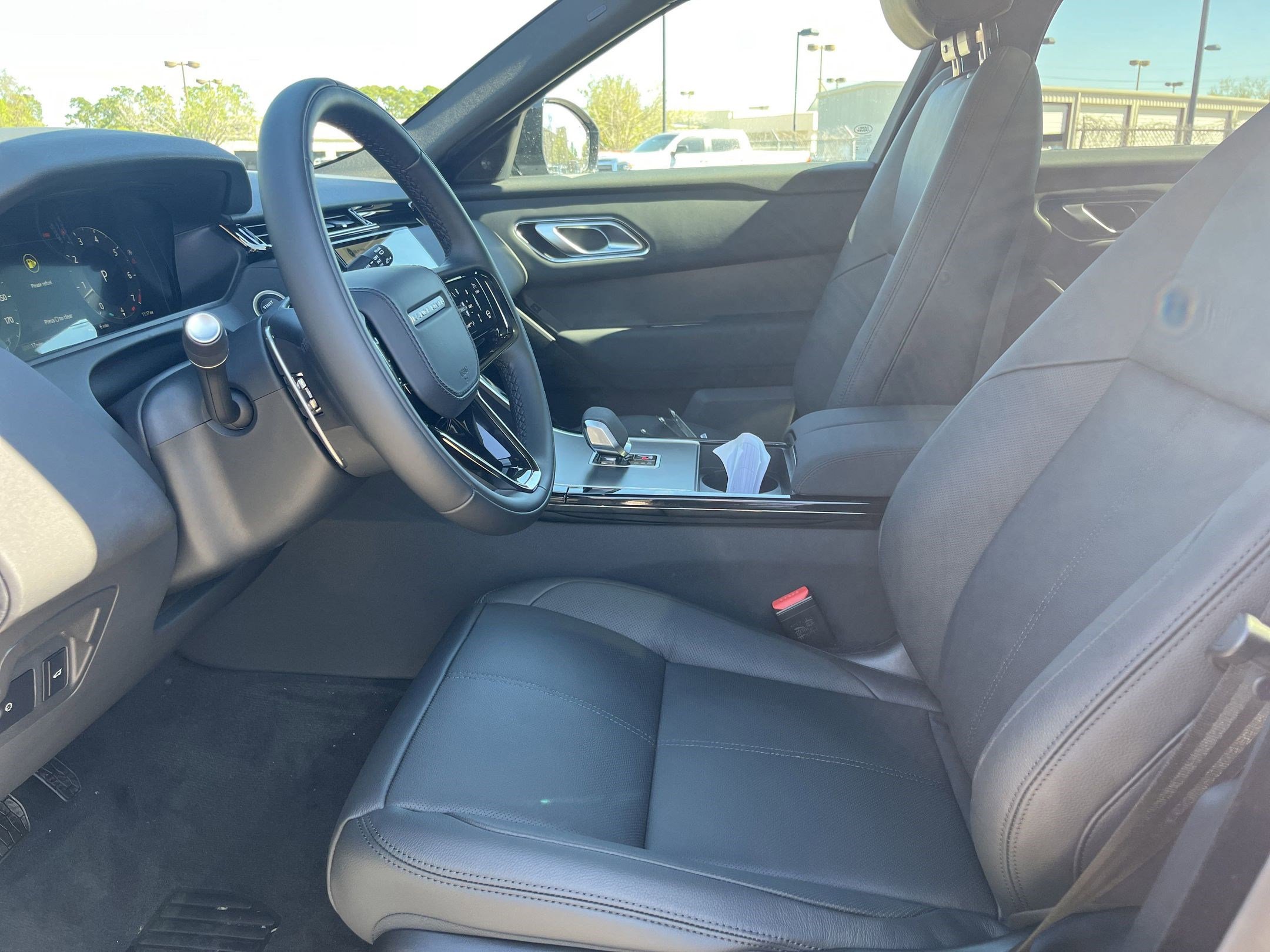 2026 Land Rover Range Rover Velar P250 S photo 4