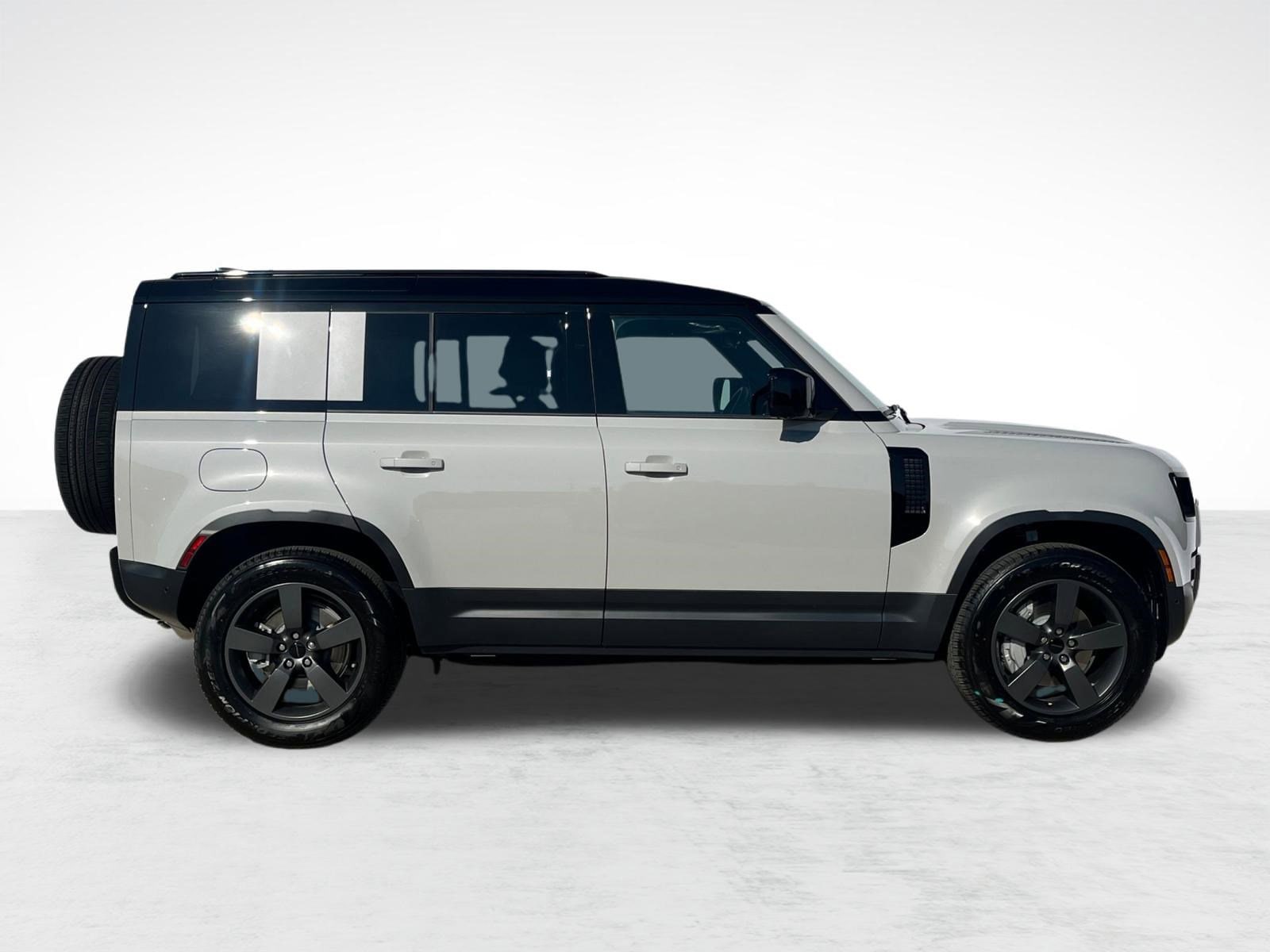 2026 Land Rover Defender S - Photo 8