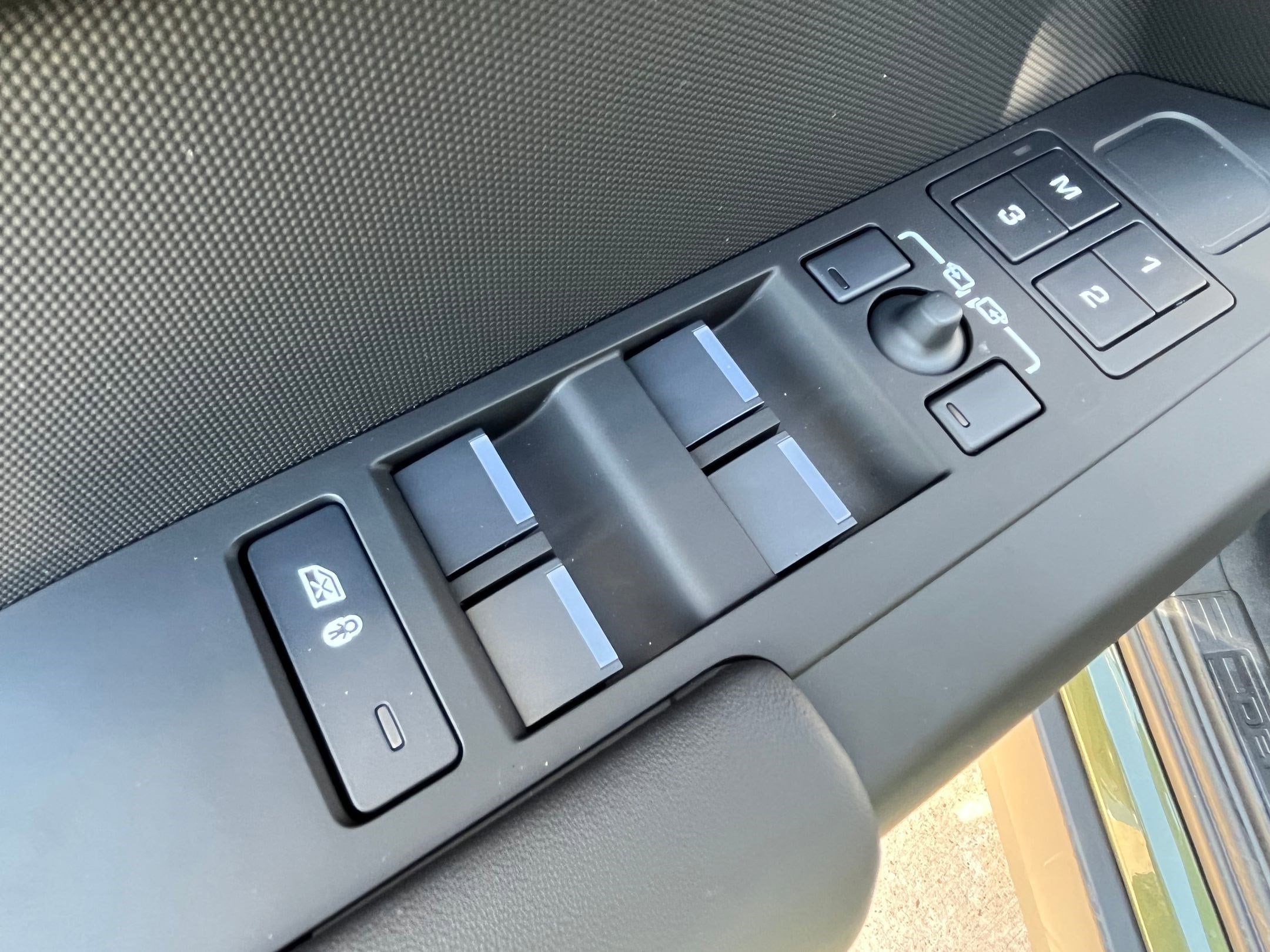 2026 Land Rover Defender S - Photo 12