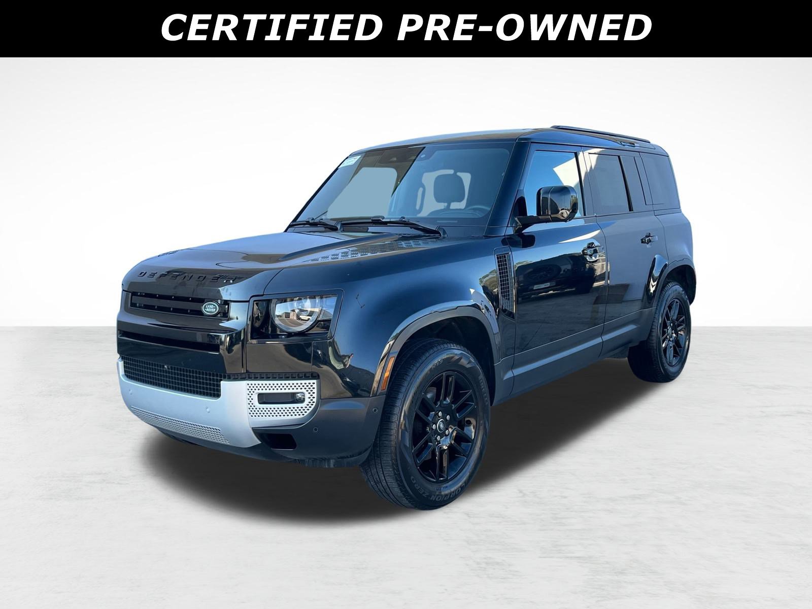 2025 Land Rover Defender S's photo