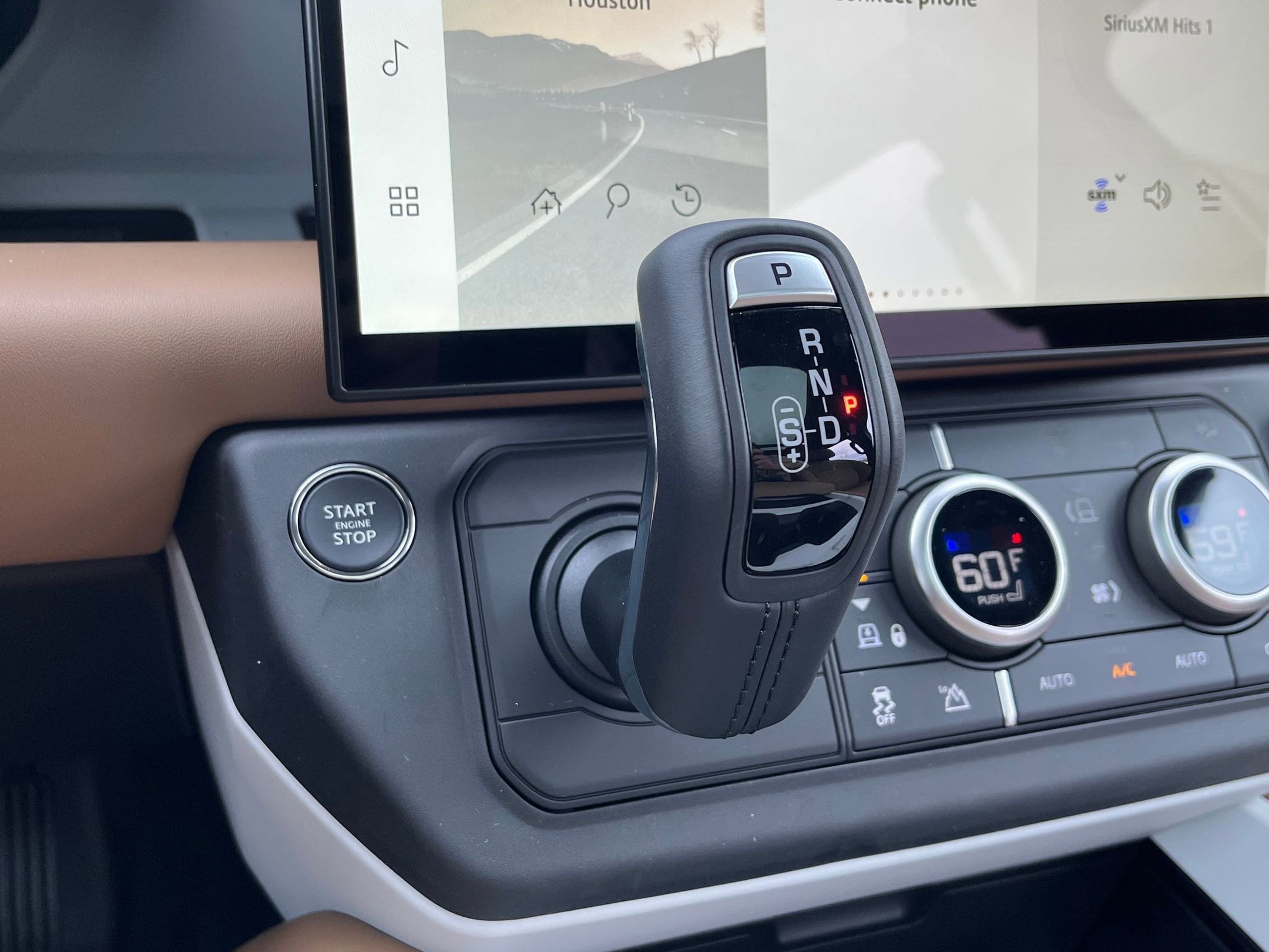 2026 Land Rover Defender X-Dynamic SE - Photo 18
